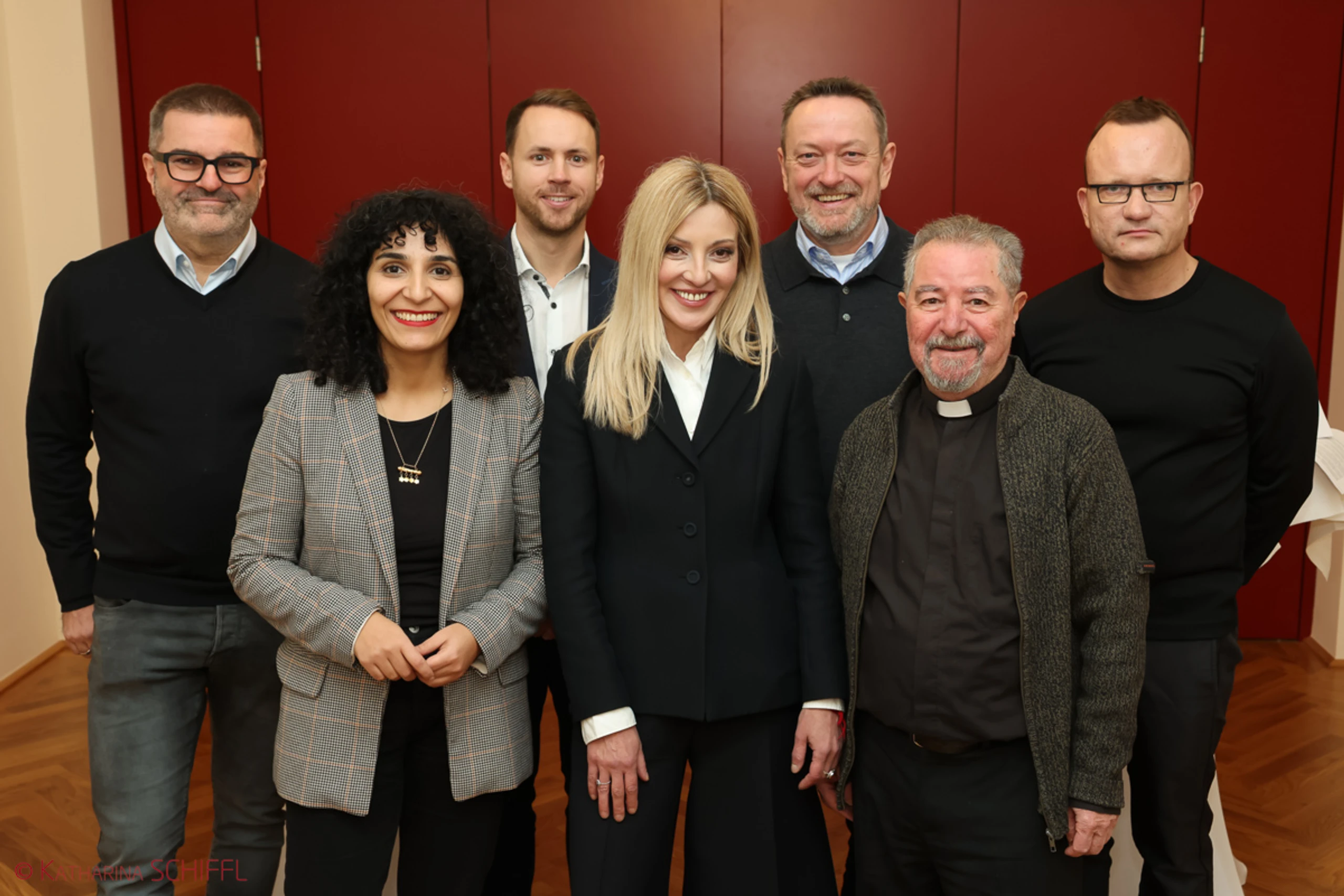 Billi Thanner präsentiert „Unendlichkeit des Lichtes“