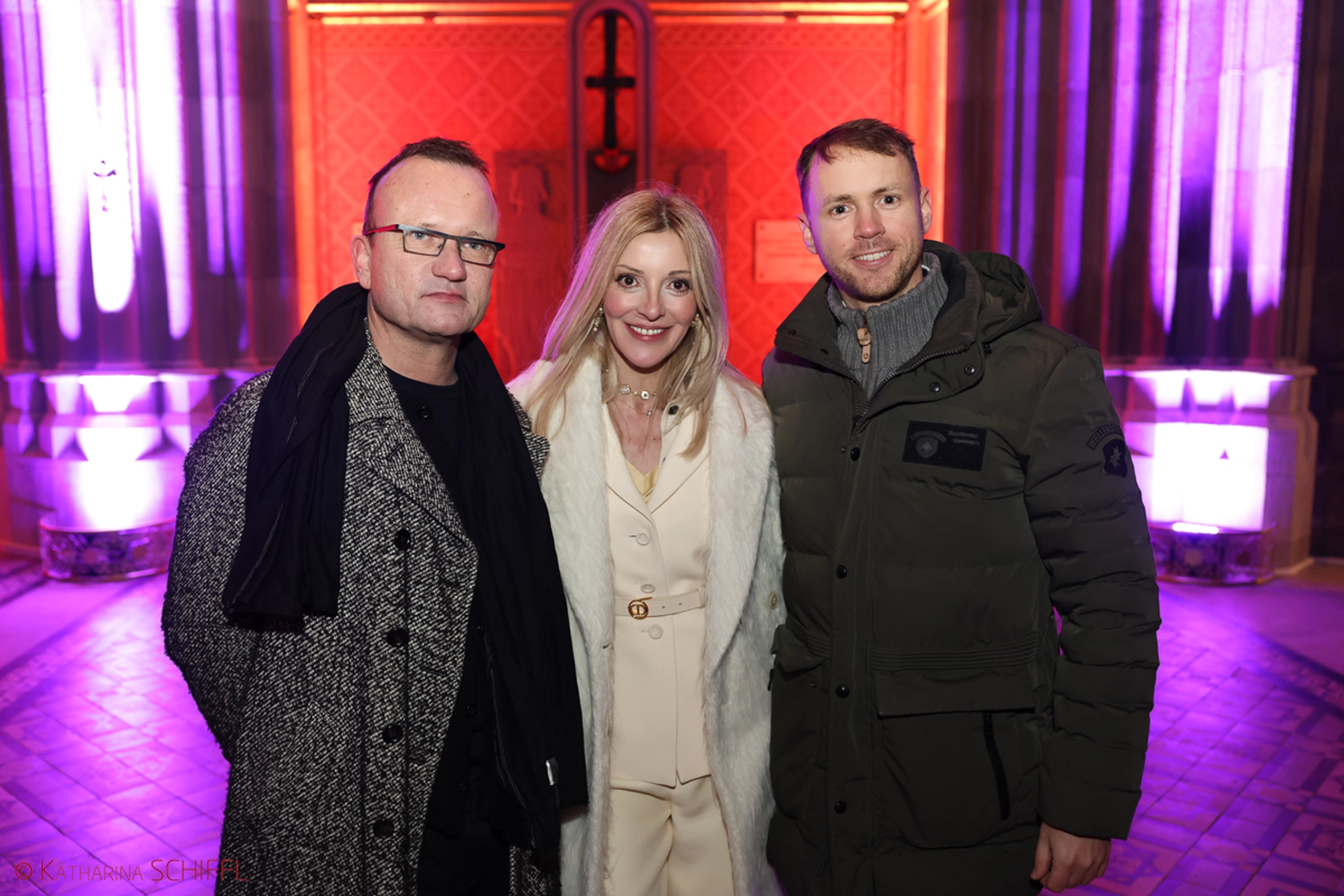 Billi Thanners Lichtskulptur „Unendlichkeit des Lichtes“ erstmals illuminiert