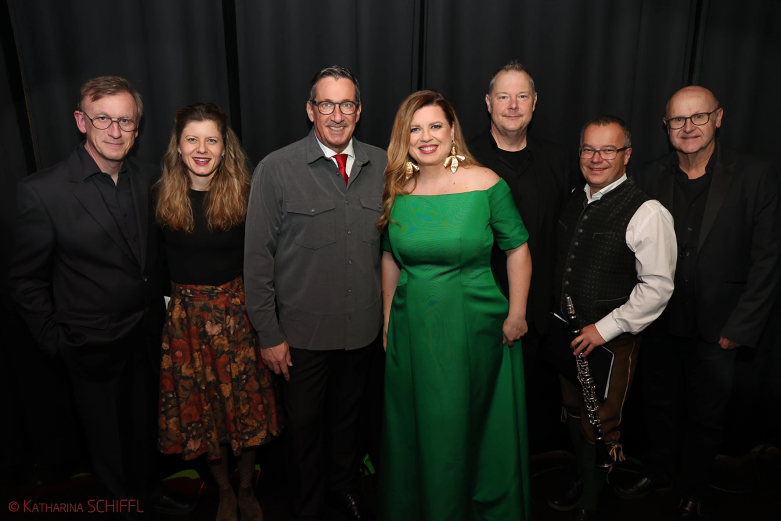 Simone Kopmajer & Viktor Gernot’s “We Wish You a Merry Christmas!”