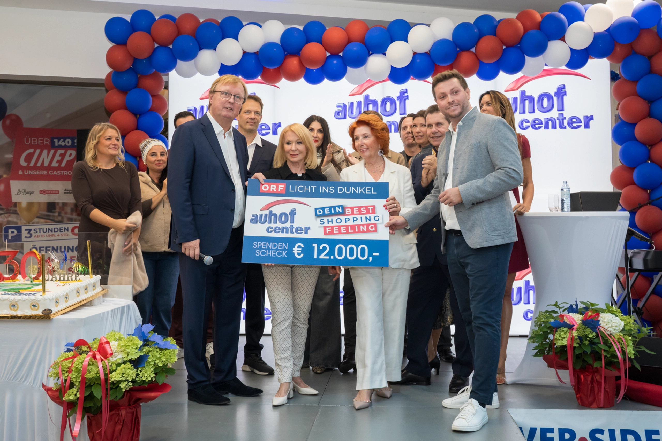 30 Jahre Auhof Center: Modenschau bringt 12.000 Euro für Licht ins Dunkel