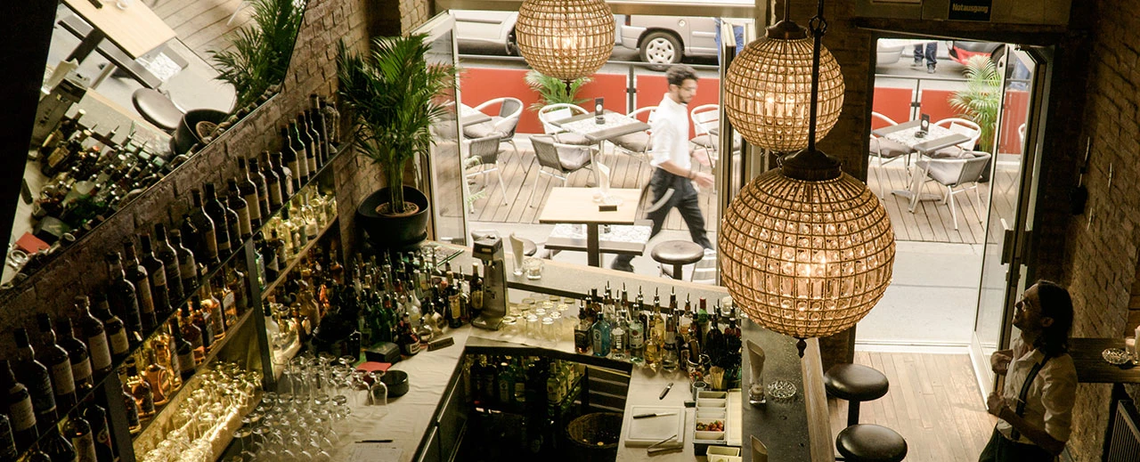 © Agent Oscar, American Bar