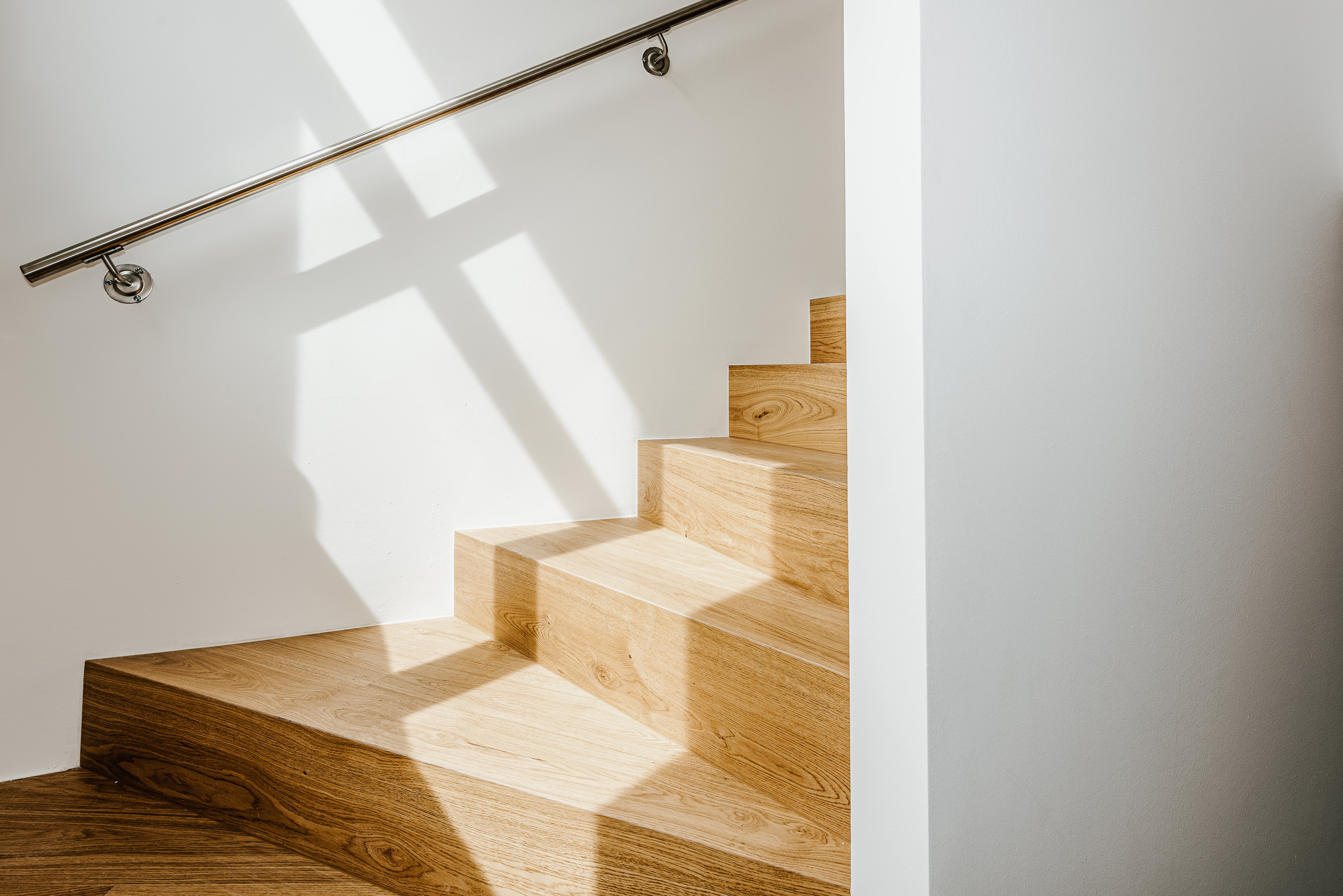 Stiege mit Holz