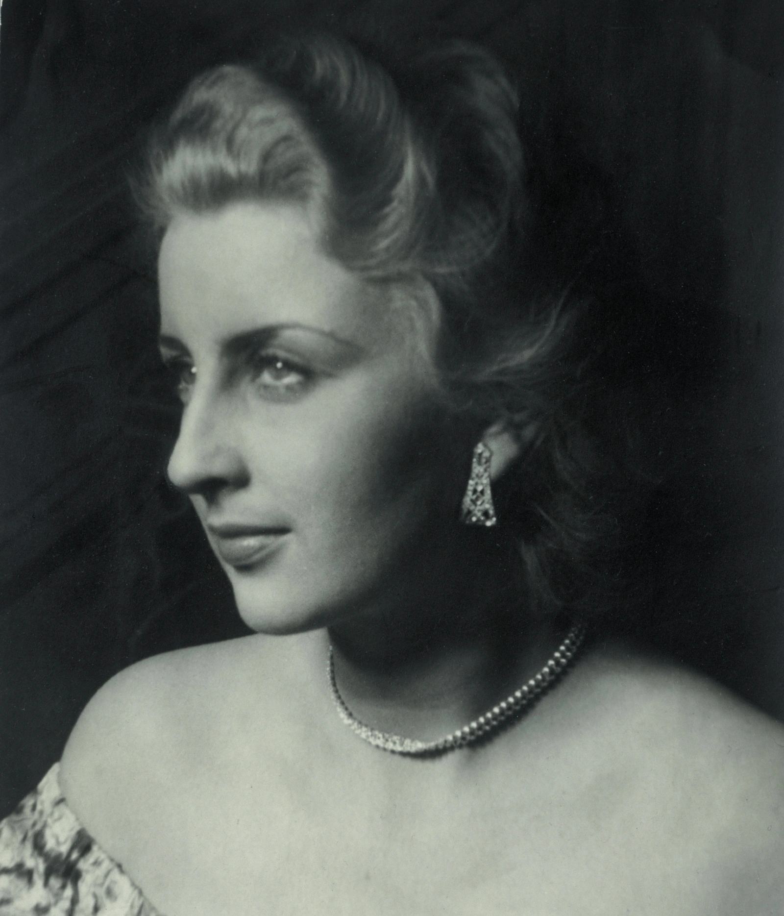 Frühes Portrait von Lotte Tobisch
