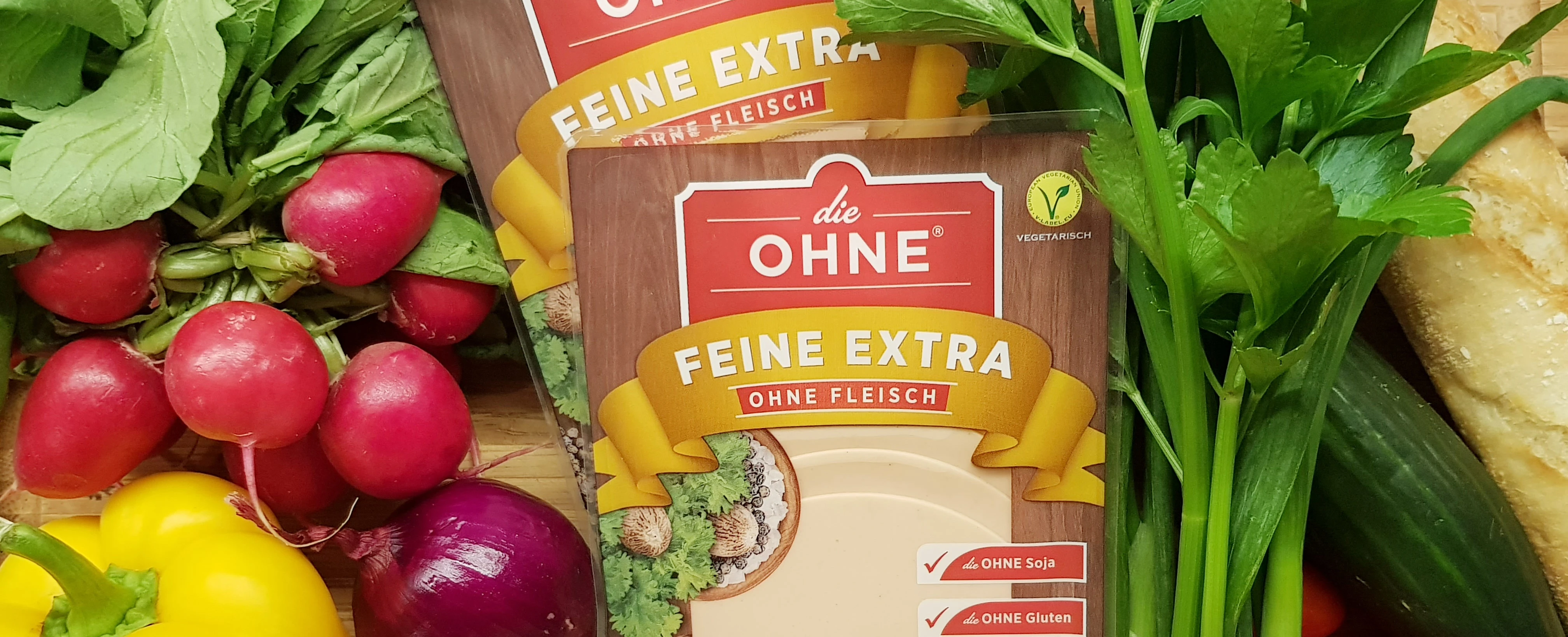 © Die Ohne Vegetarische Aufschnittalternative 'Die Ohne Feine Extra' (soja- & glutenfrei) mit frischem Gemüse.