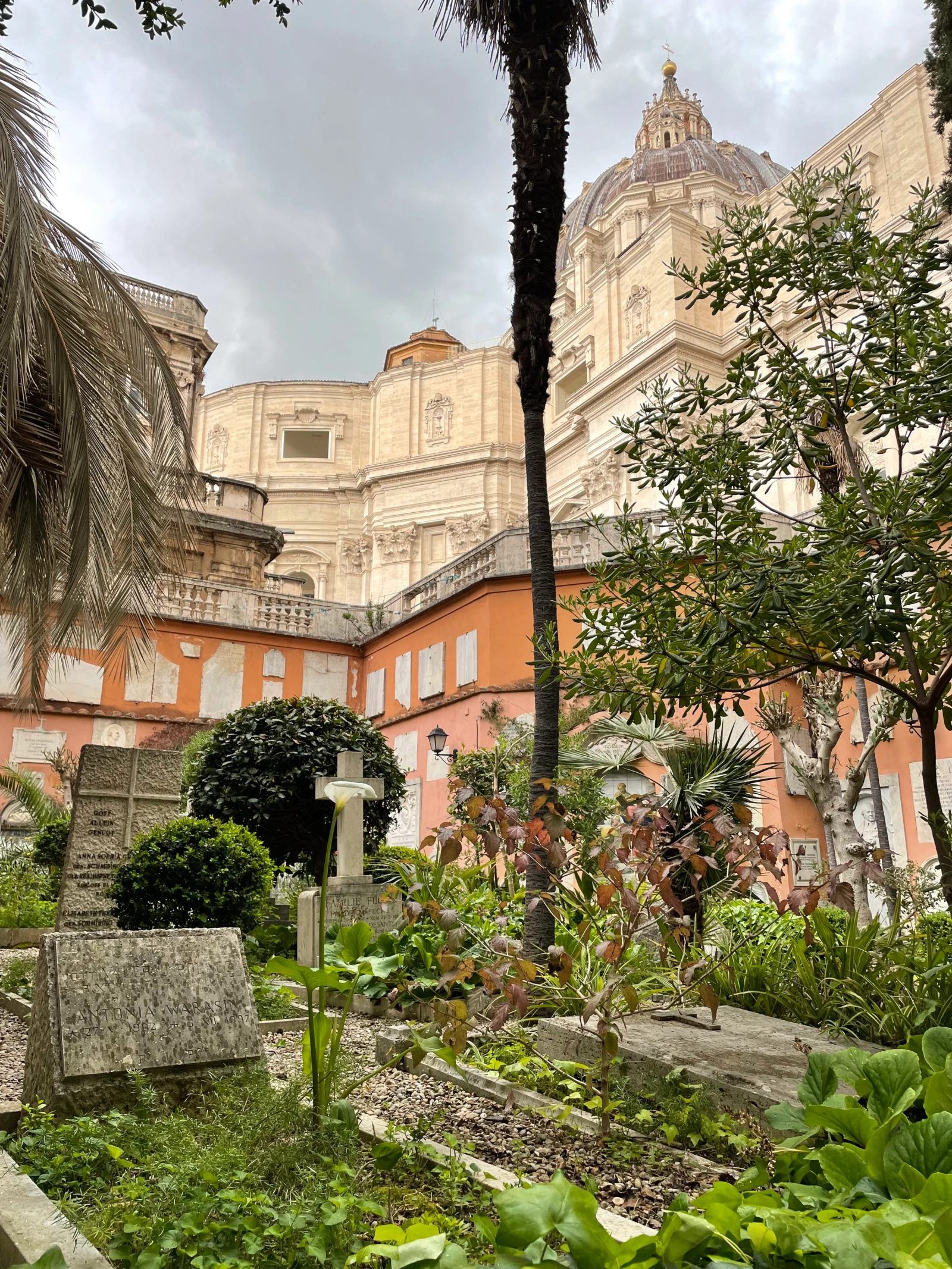 Friedhof "Campo Santo Teutonico"