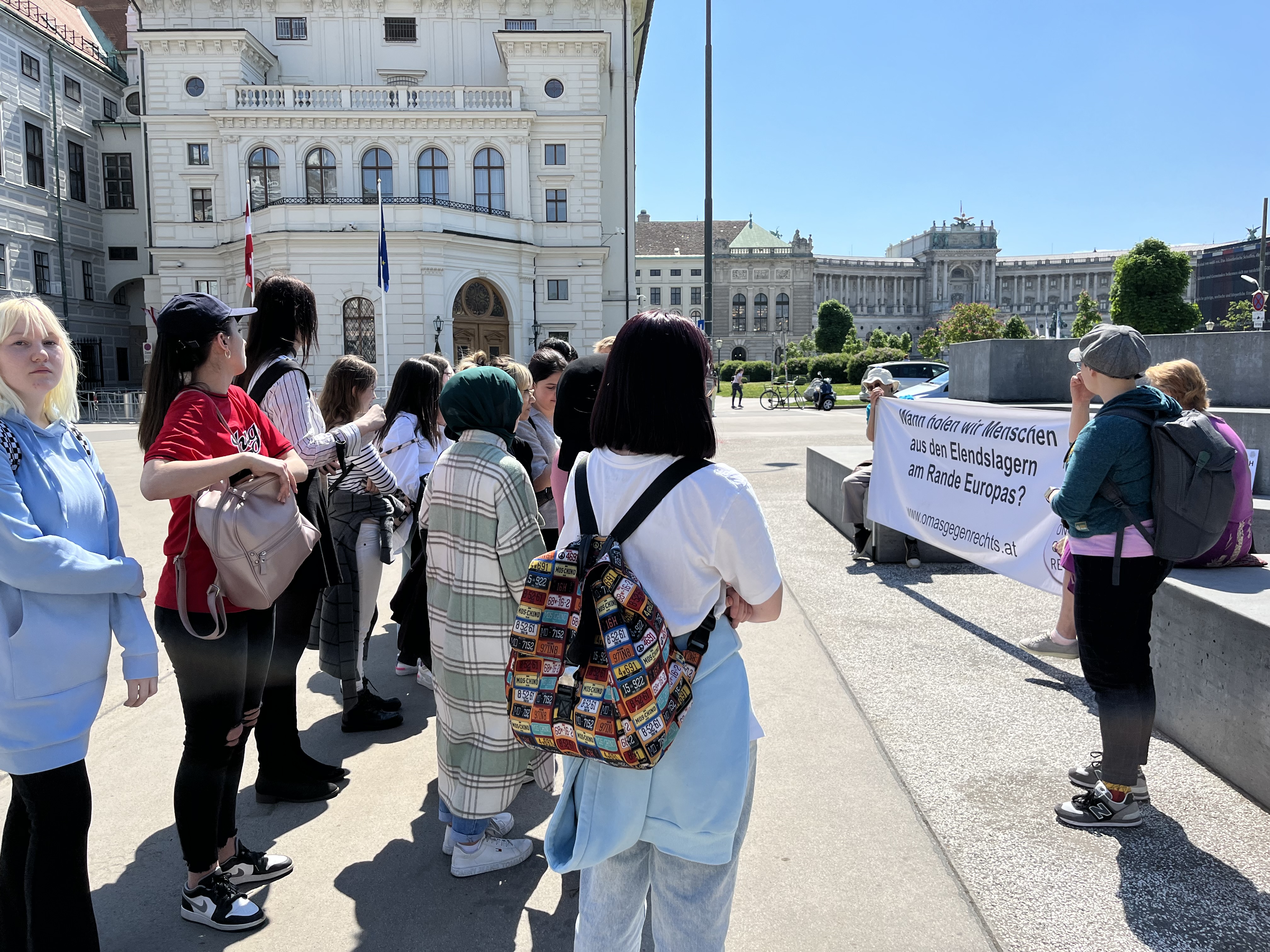 Heldenplatz - Omas gegen Rechts
