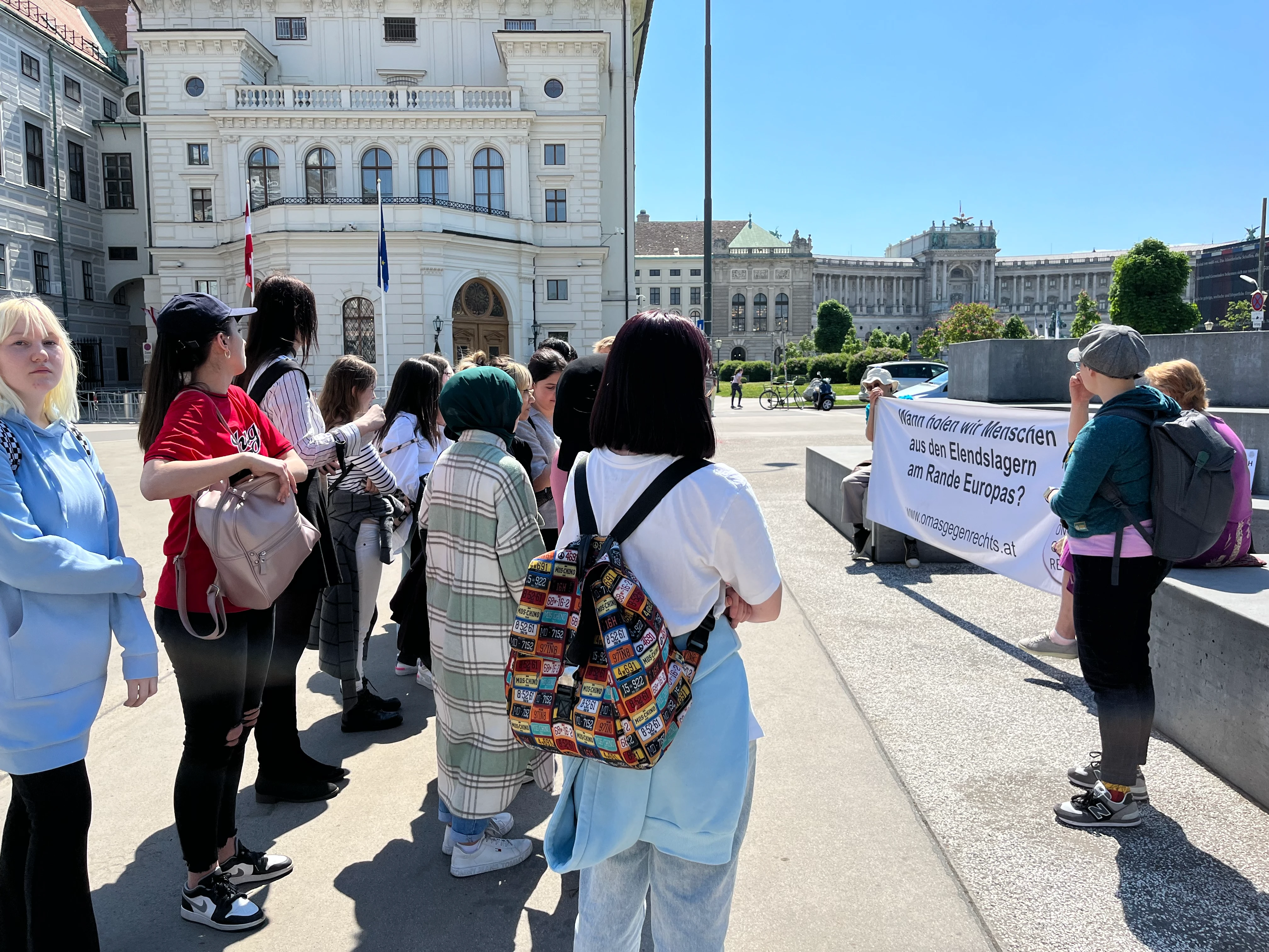 Heldenplatz - Omas gegen Rechts