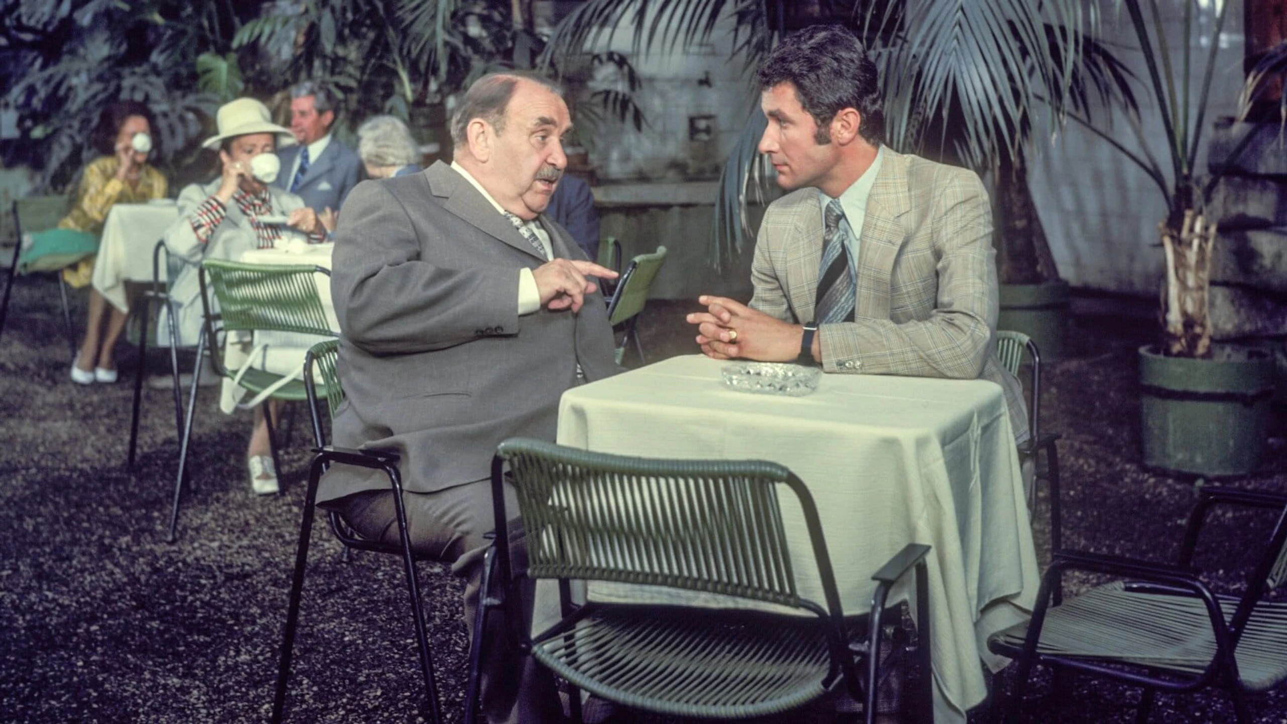 Hallo, Hotel Sacher…Portier!