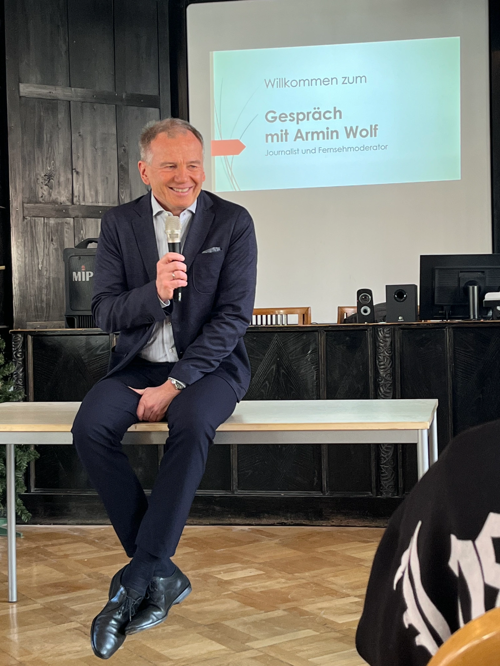 Armin Wolf im Gespräch mit Schüler*innen