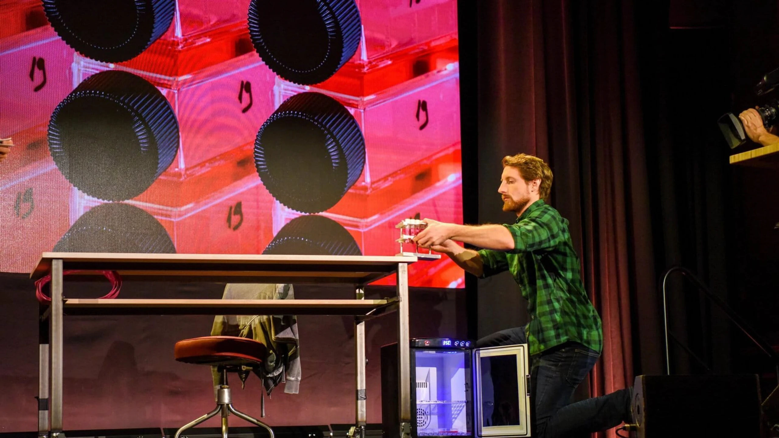 Science Busters - Wer nichts weiß muss alles glauben