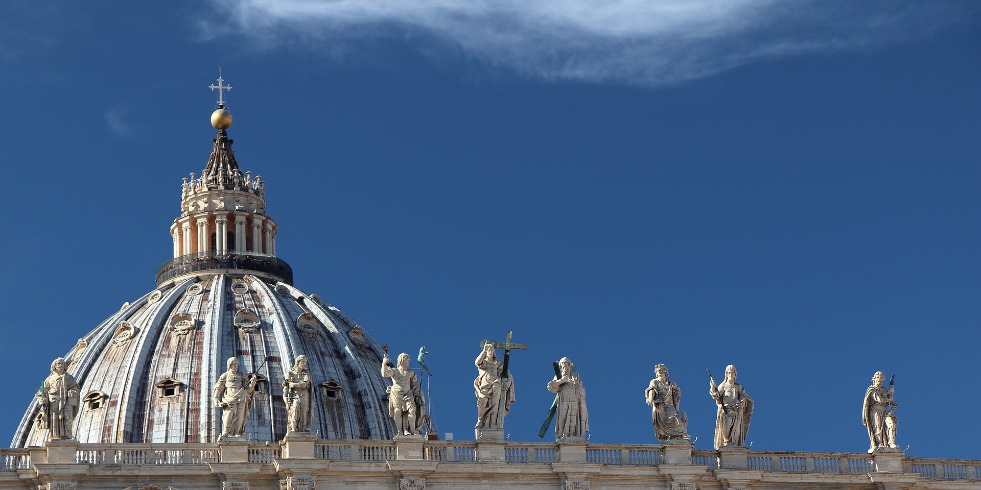 Jesus und Aposteln am Petersdom