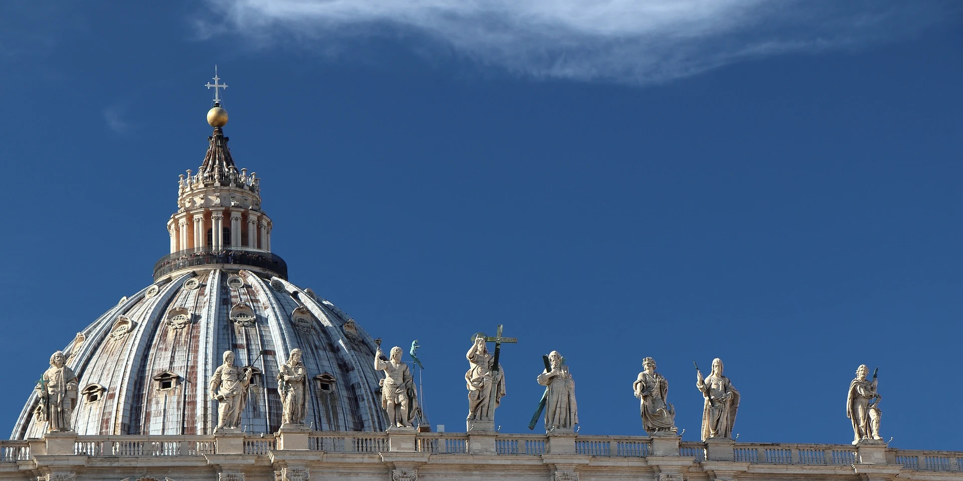 Jesus und Aposteln am Petersdom