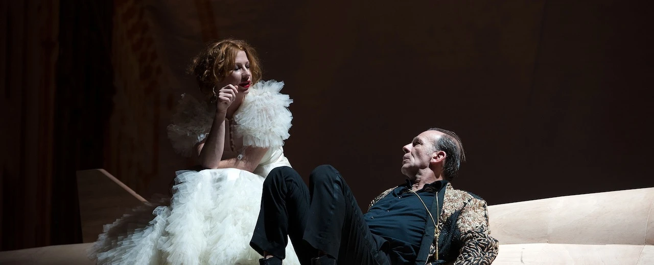 © Burgtheater, Reinhard Werner, Cavalcade Birgit Minichmayr & Martin Wuttke in René Polleschs