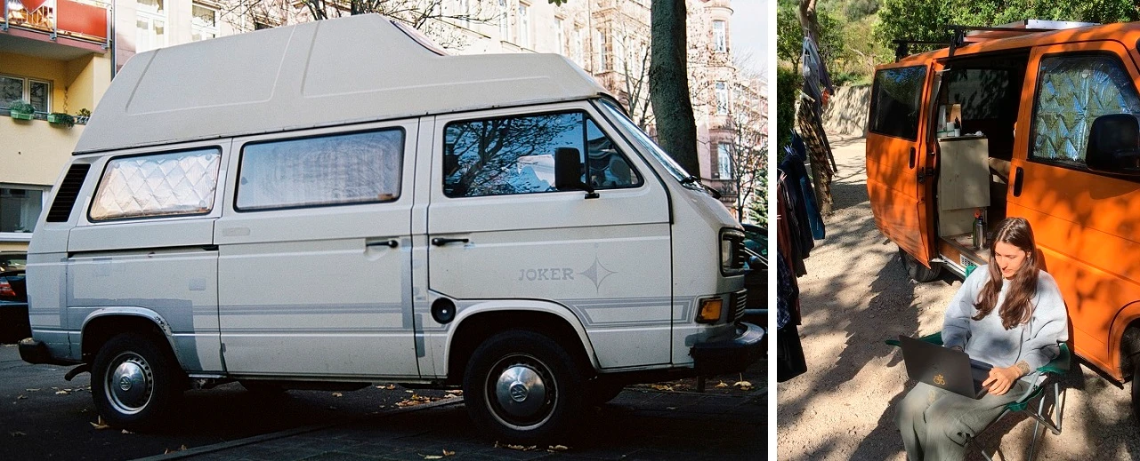 Zwei umgebaute Campervans: Weißer VW T3 & oranger VW T4. Person arbeitet am Laptop.