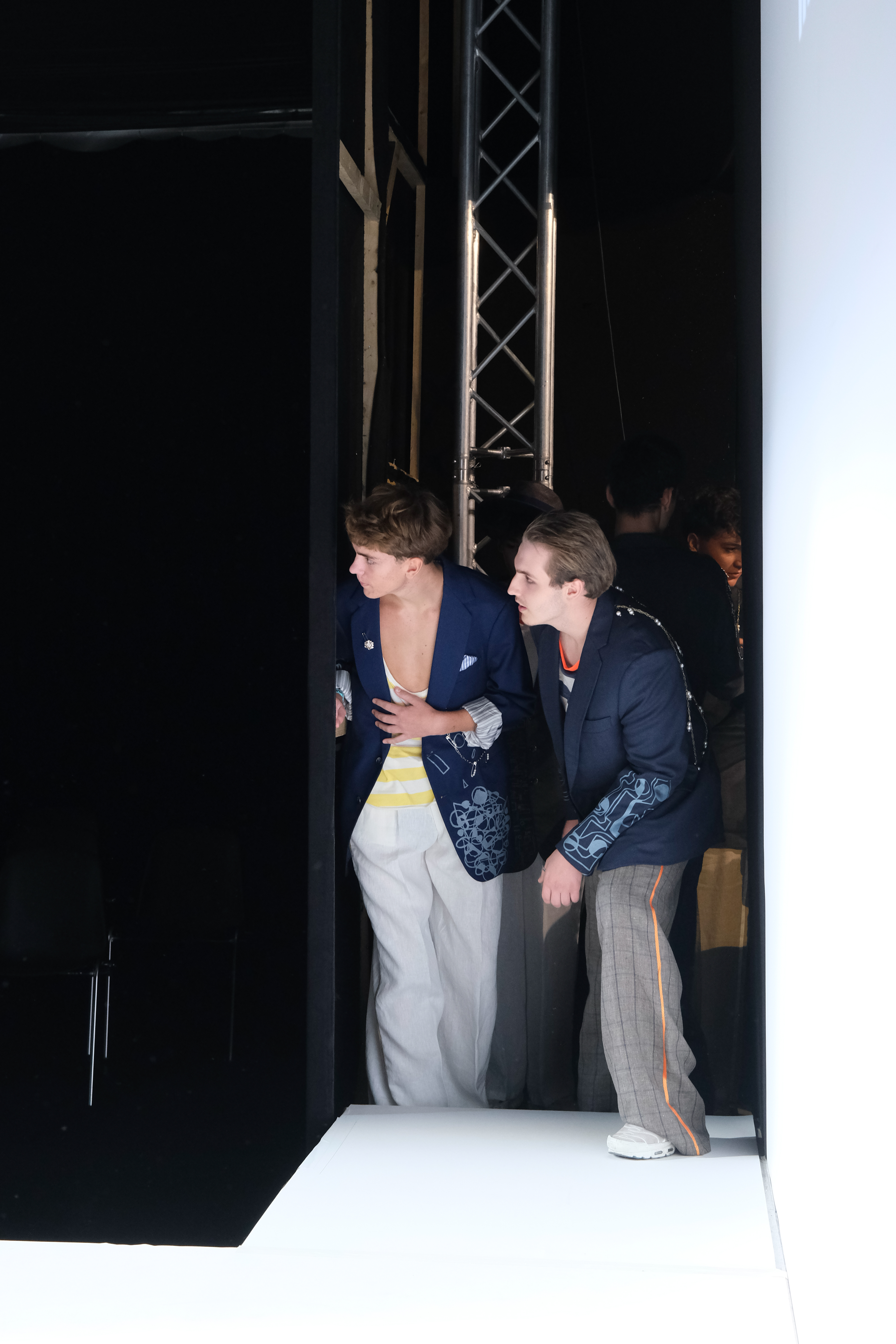 MQVFW23 Backstage
