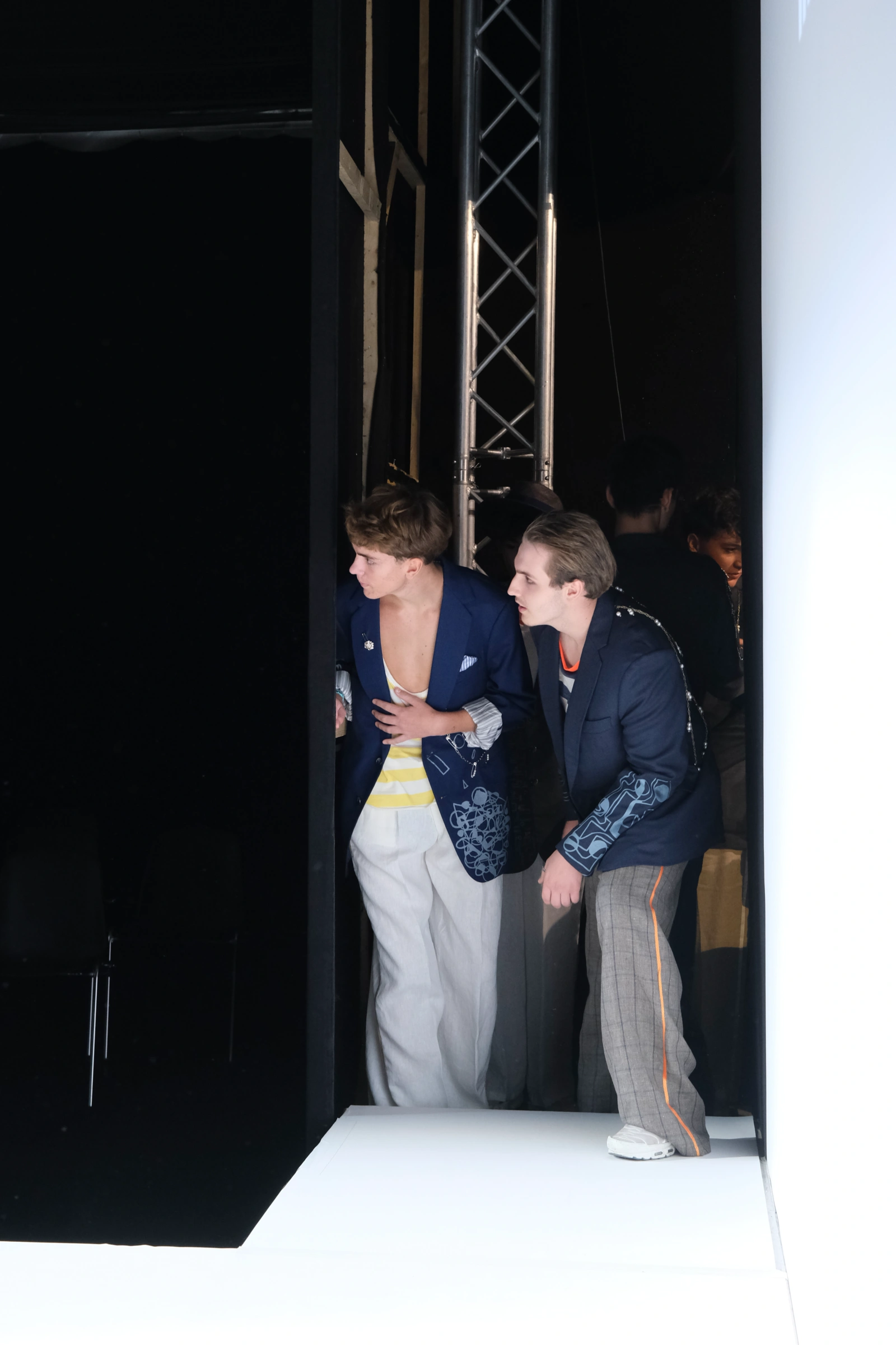 MQVFW23 Backstage