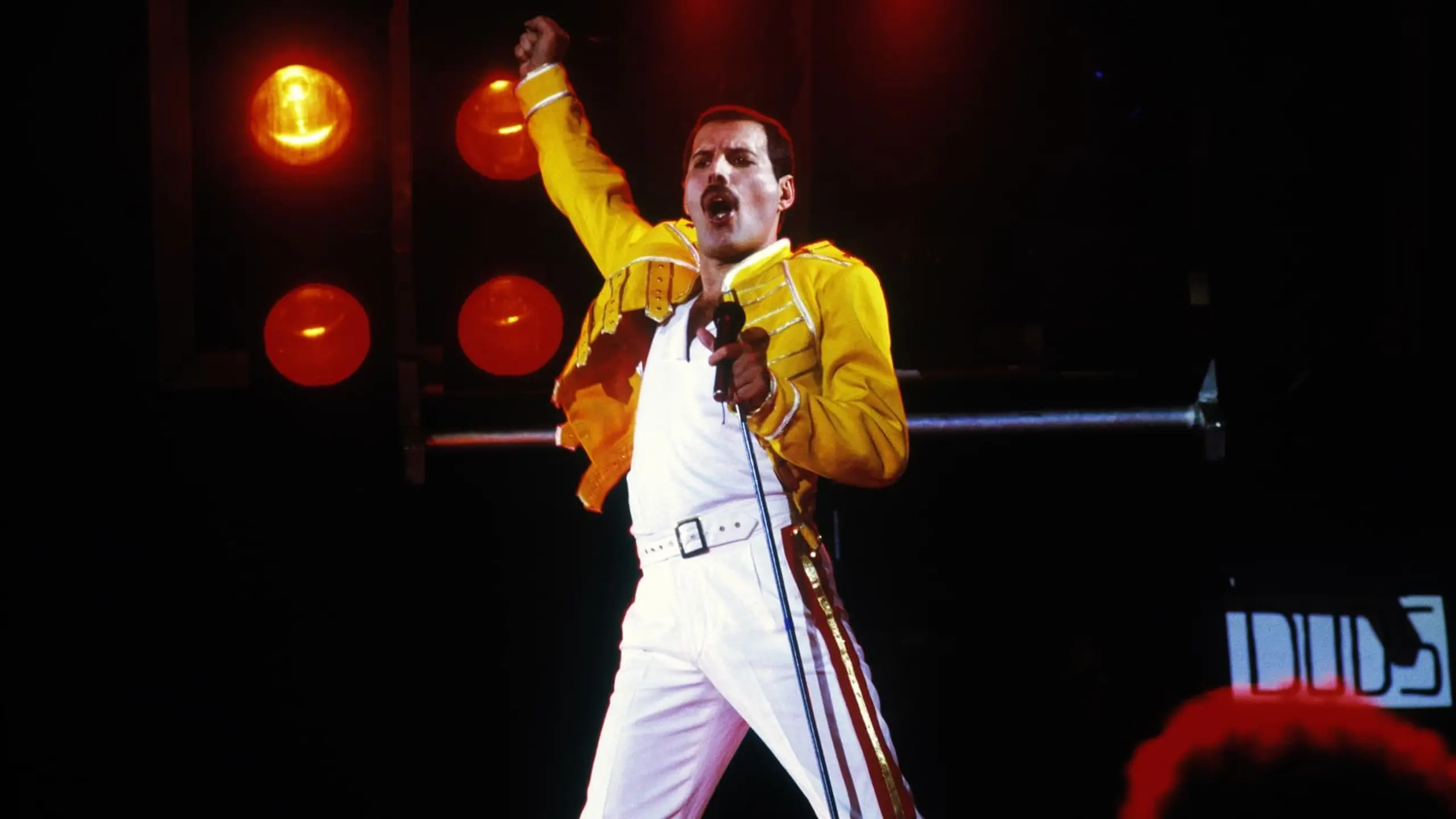 Queen: Live at Wembley Stadium