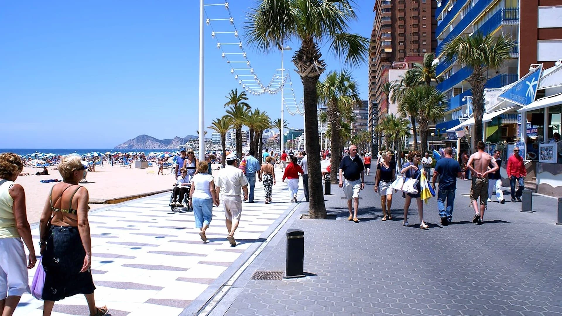 Bargain-Loving Brits In The Sun