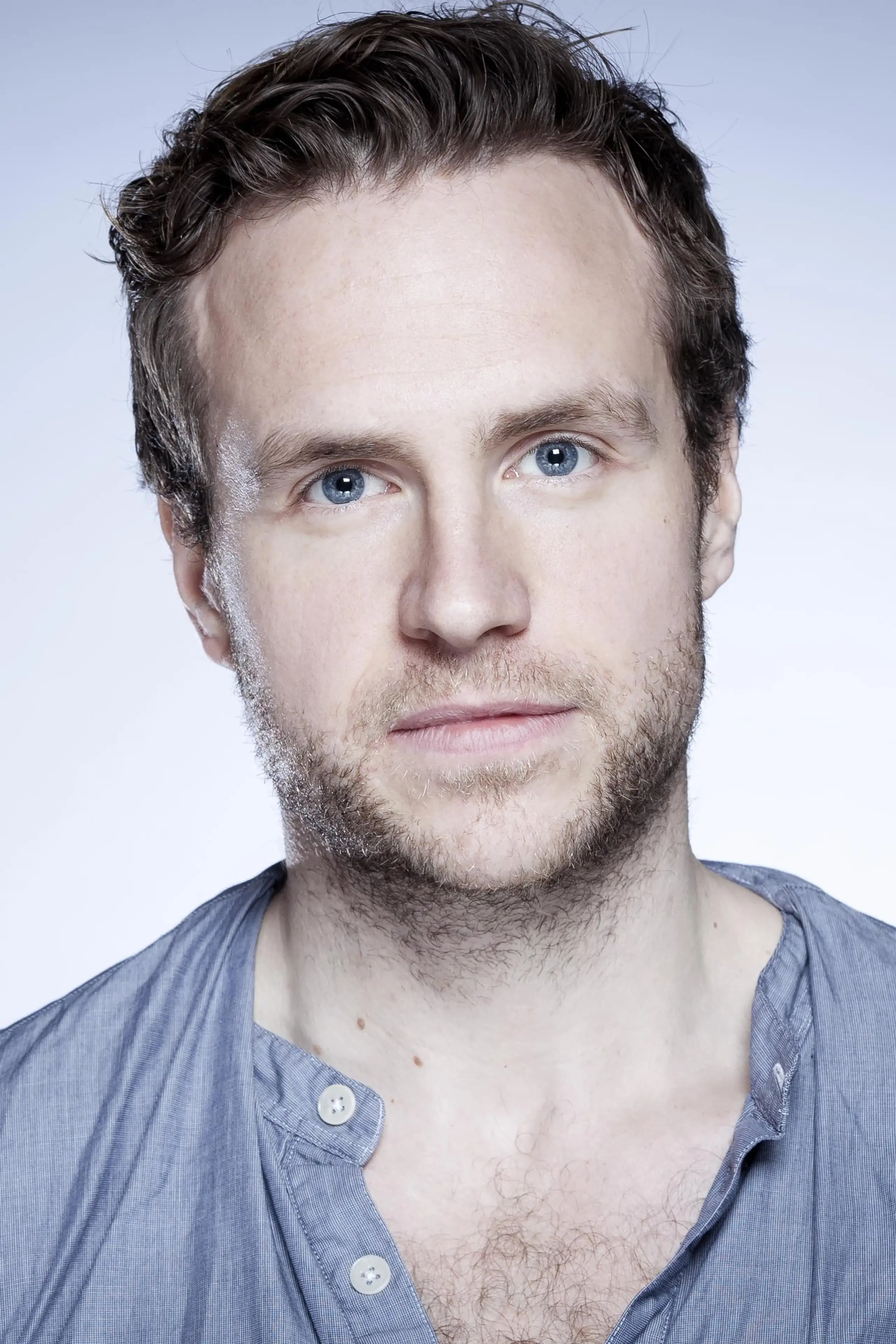 Foto von Rafe Spall