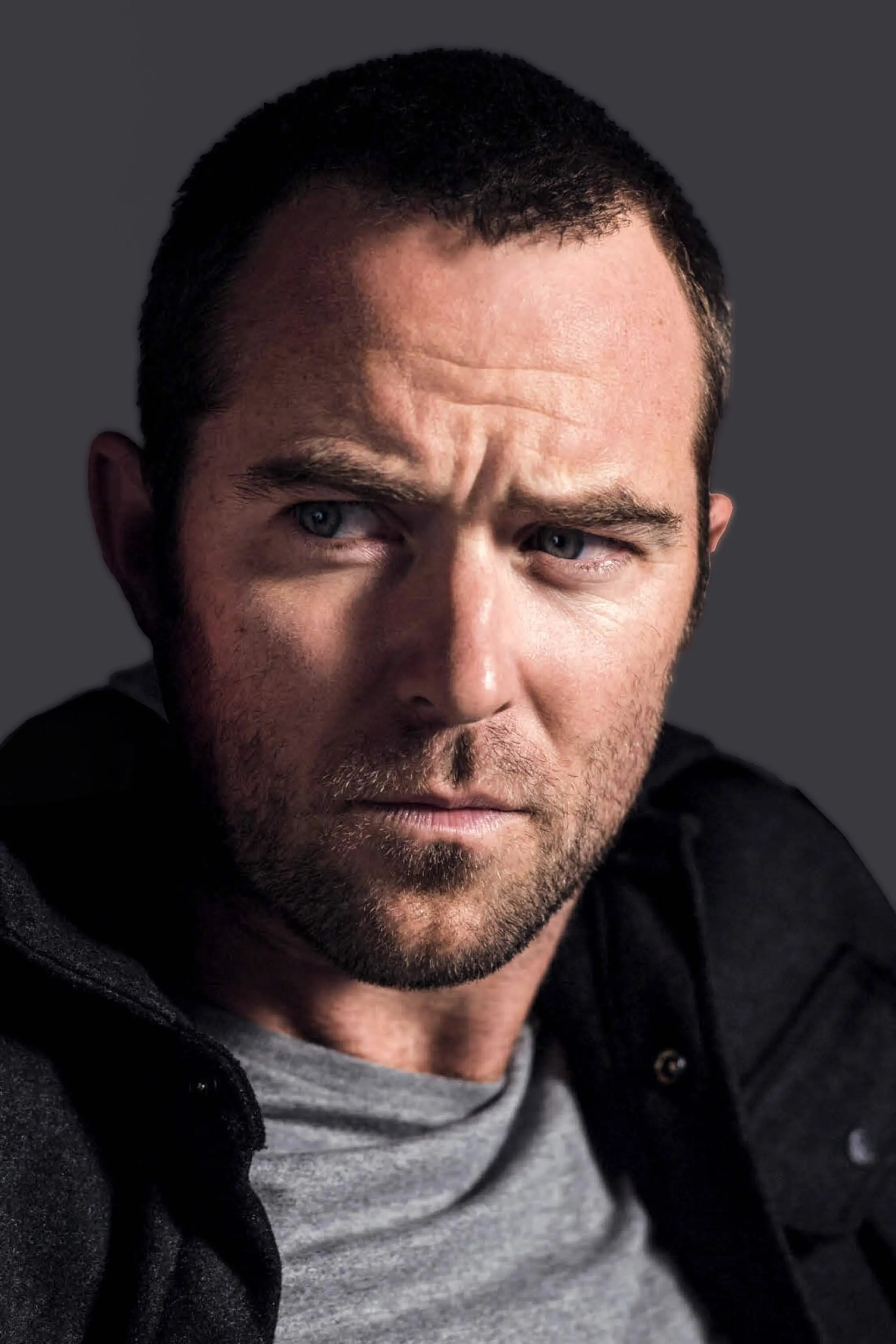 Foto von Sullivan Stapleton