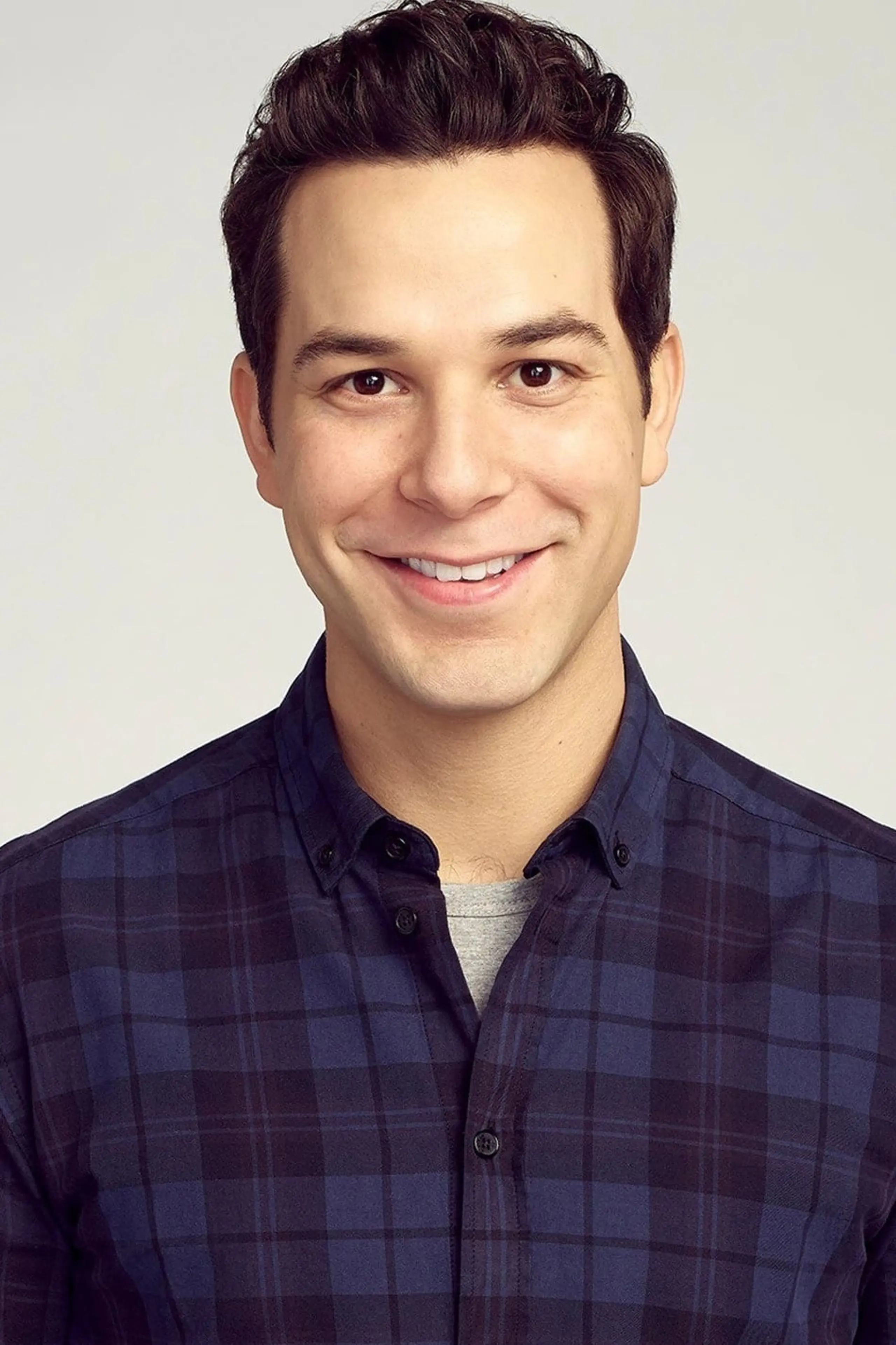 Foto von Skylar Astin