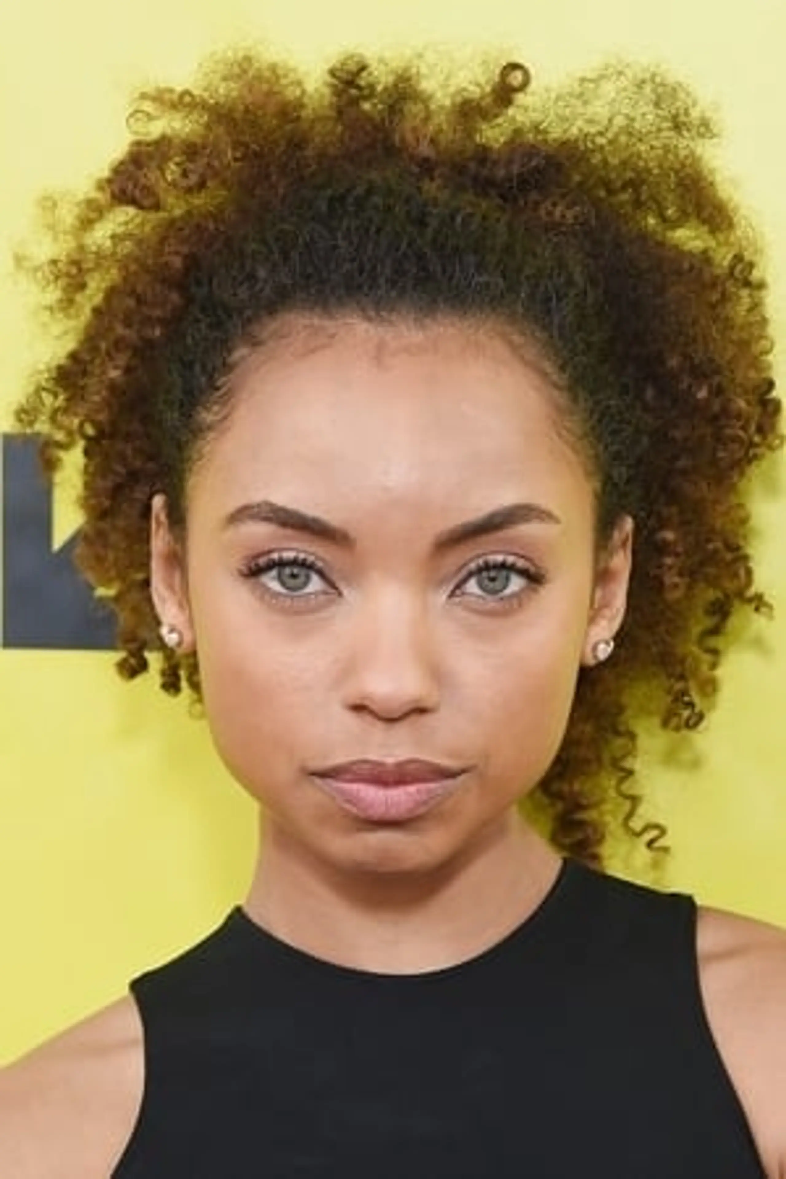 Foto von Logan Browning