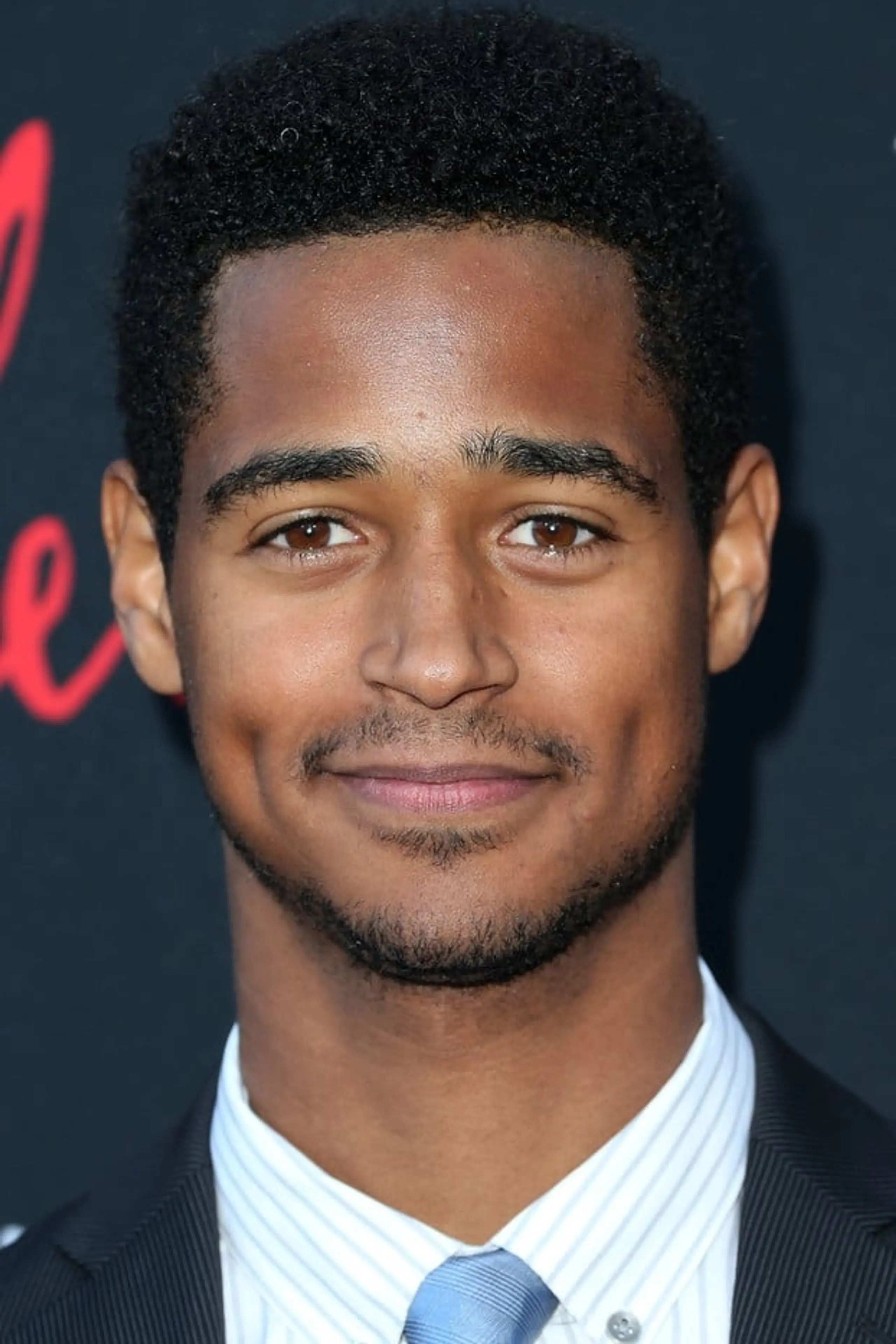 Foto von Alfred Enoch