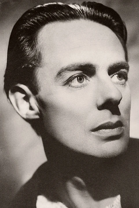 Foto von Alec Clunes