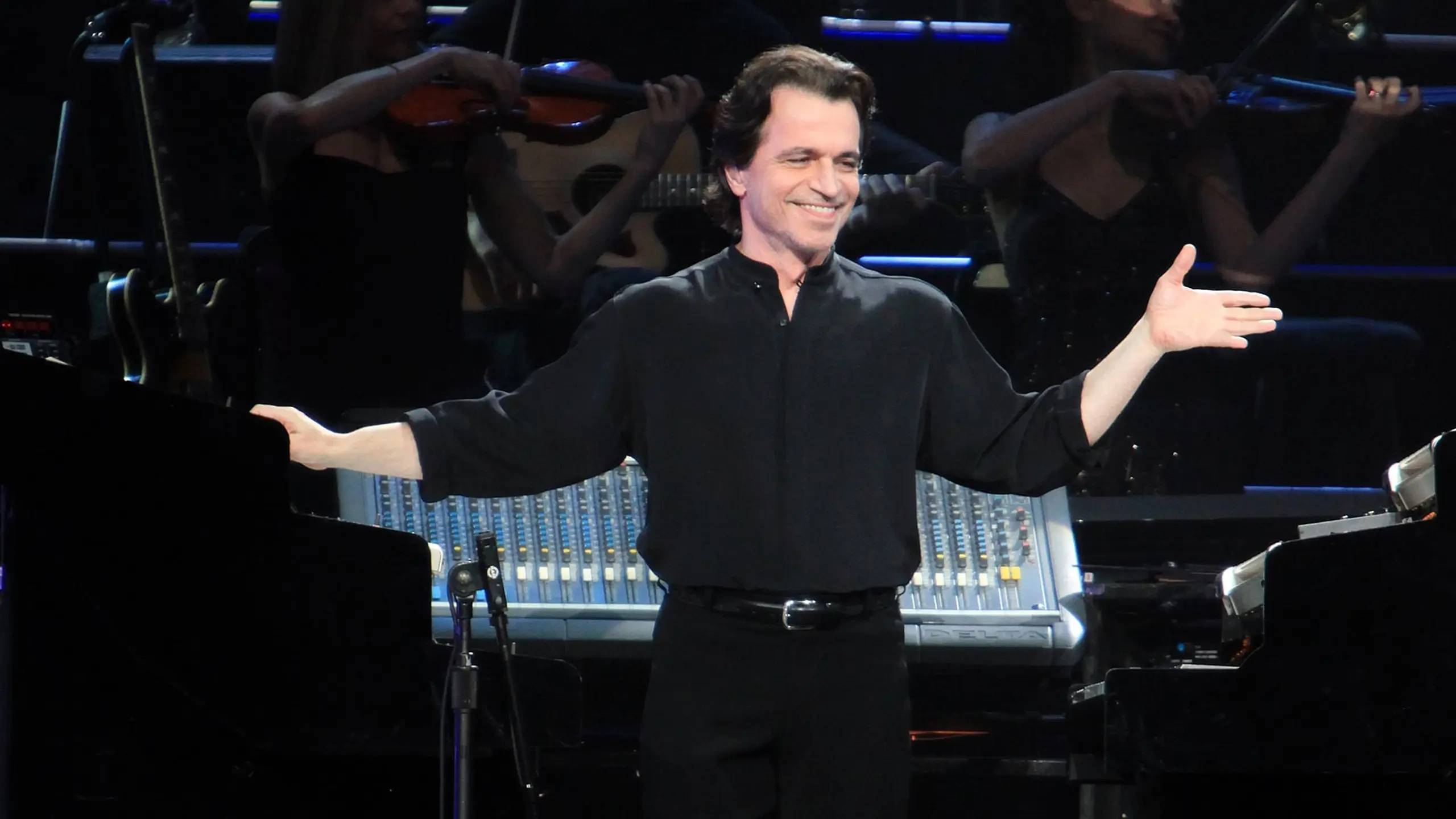 Yanni: Voices