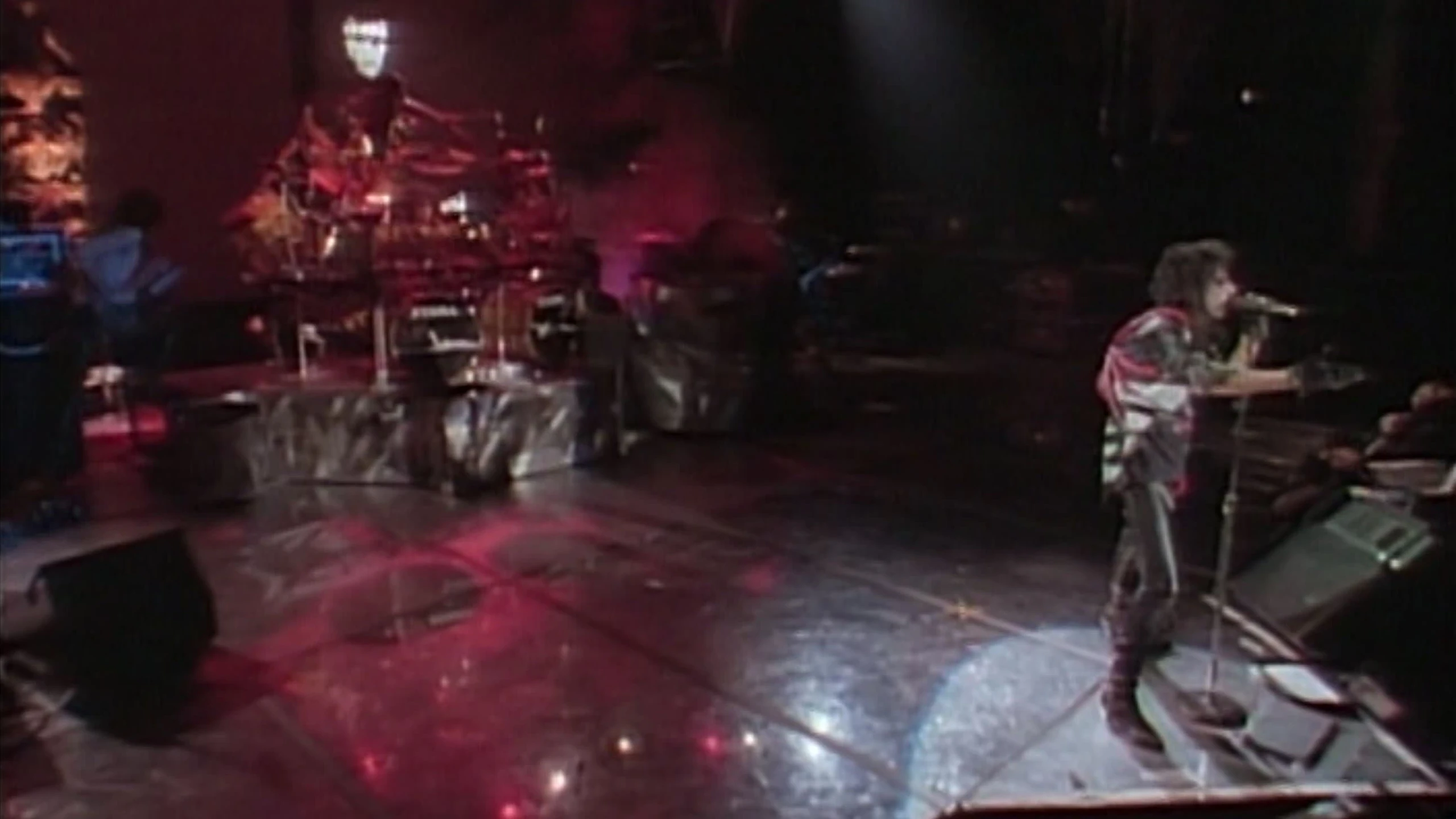 Alice Cooper : Trashes the World