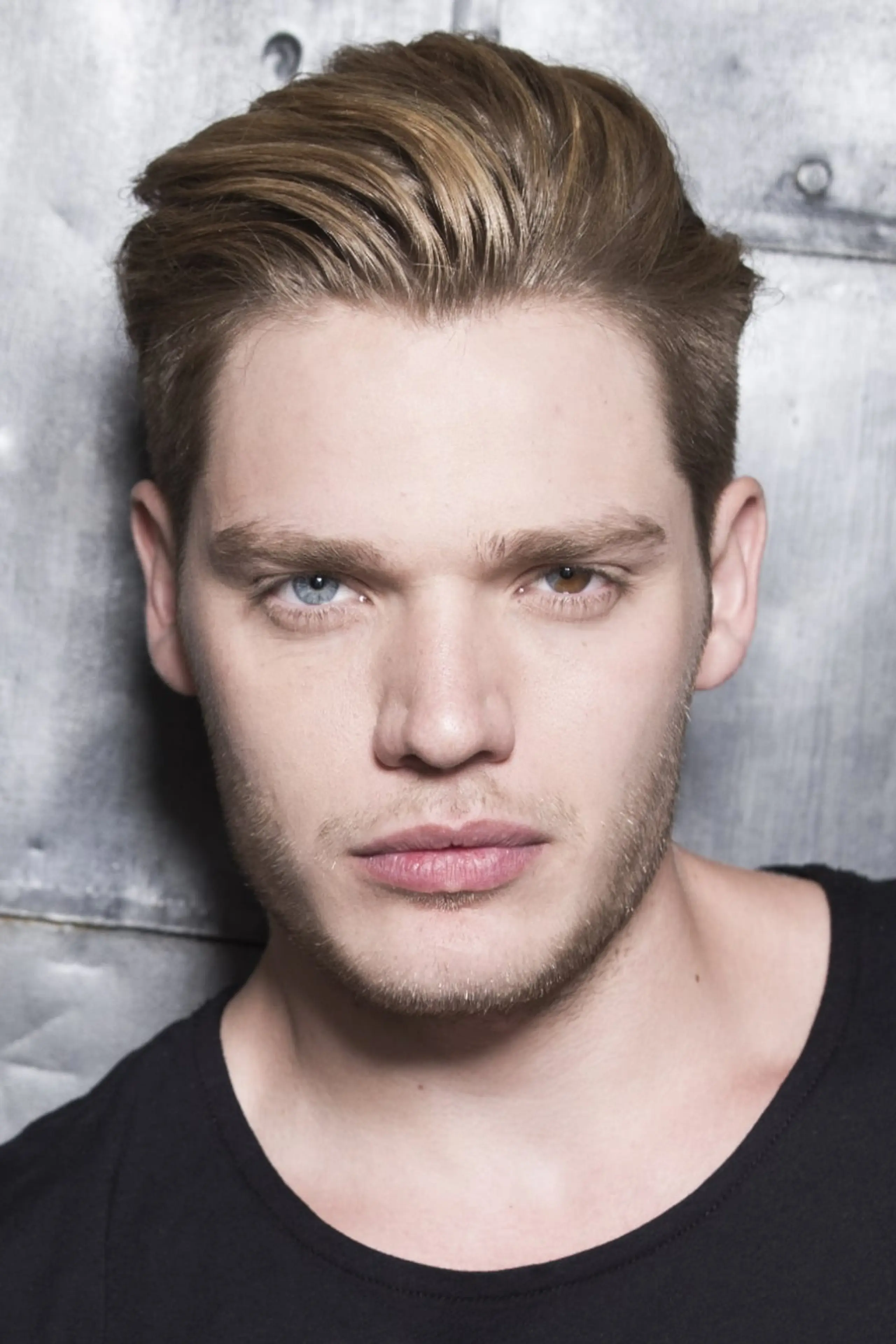 Foto von Dominic Sherwood