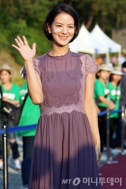 Foto von Akiba Rie