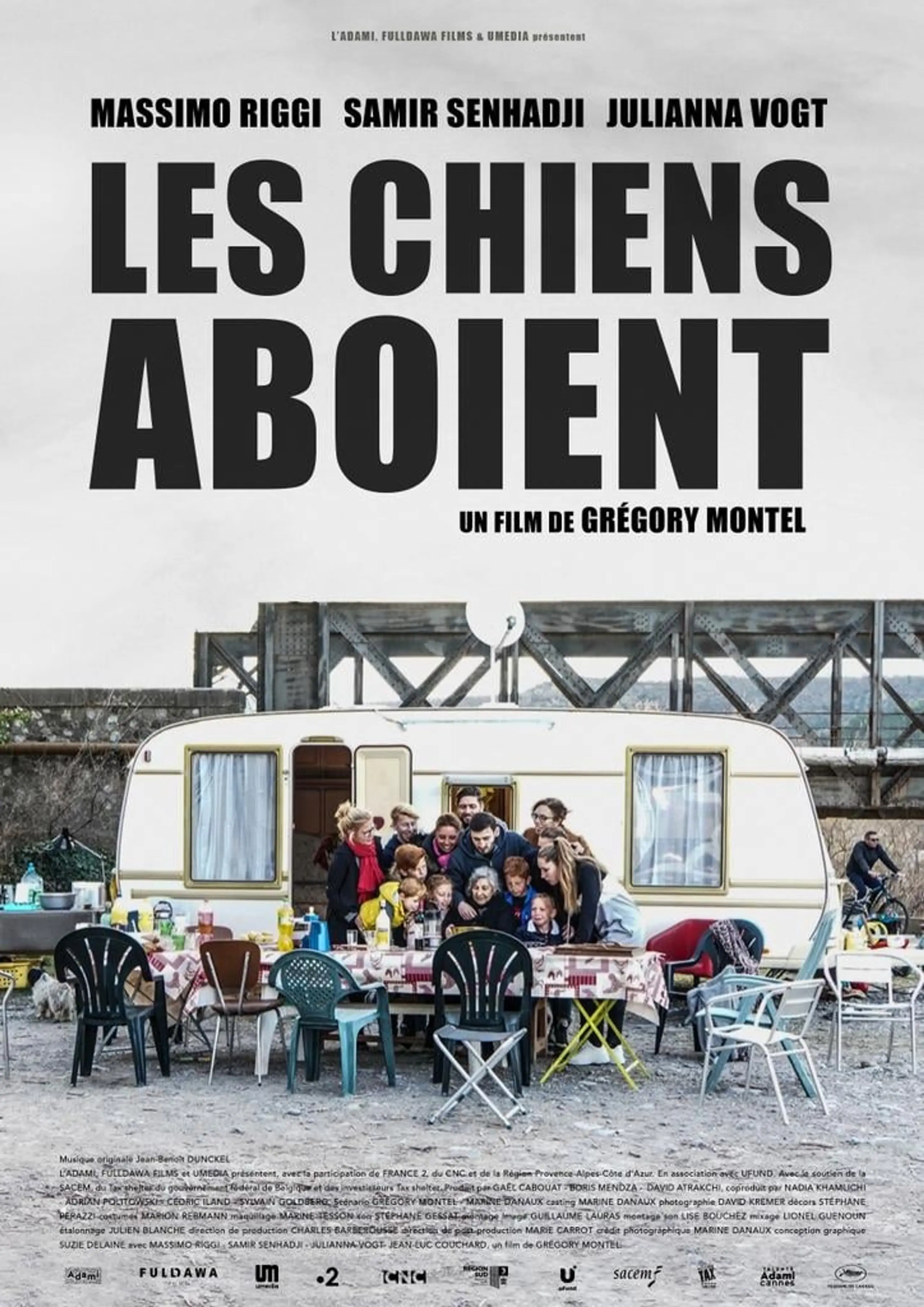 Les chiens aboient