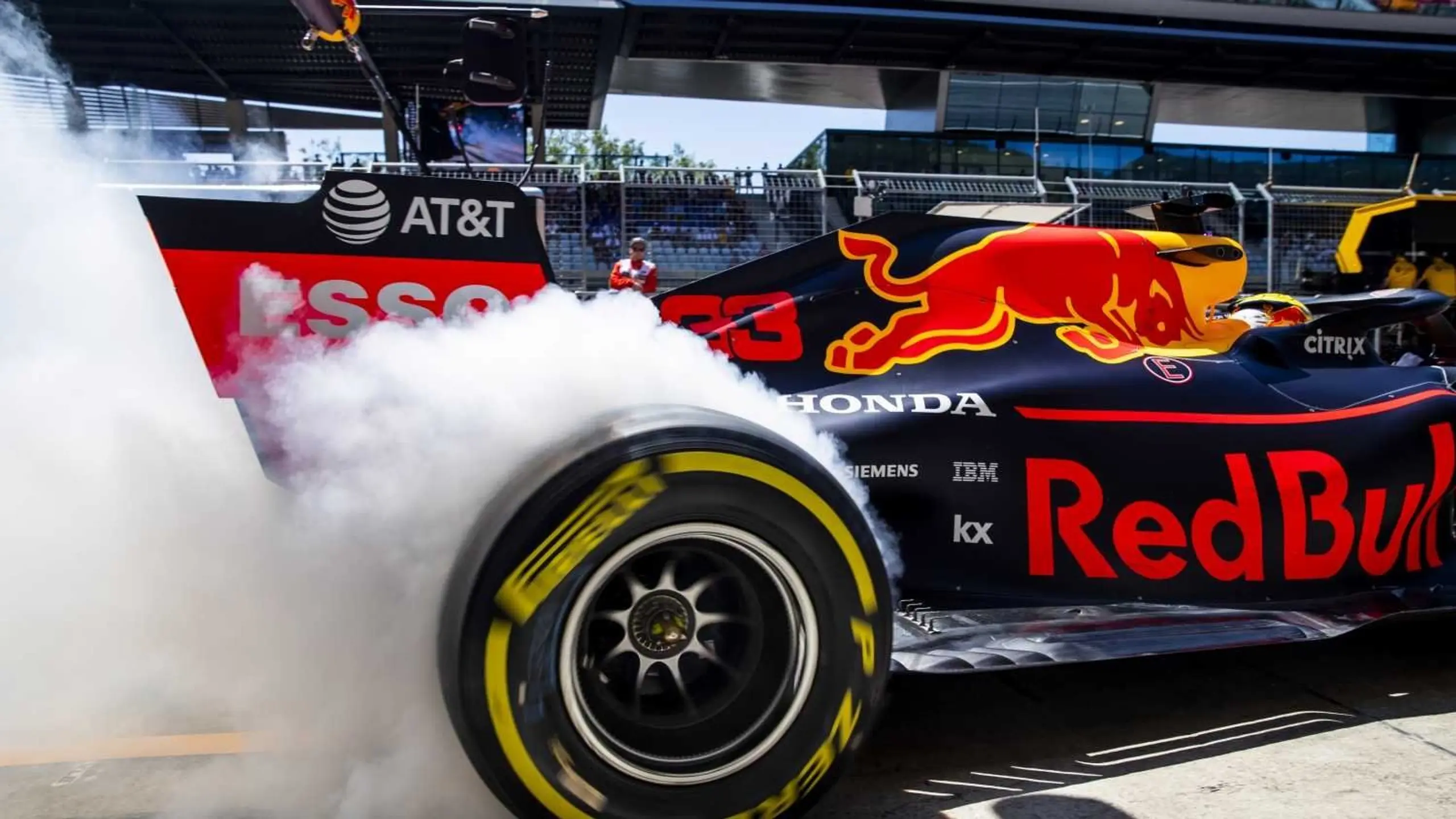 Formula 1: The Official Review Of The 2019 FIA Formula One World Championship