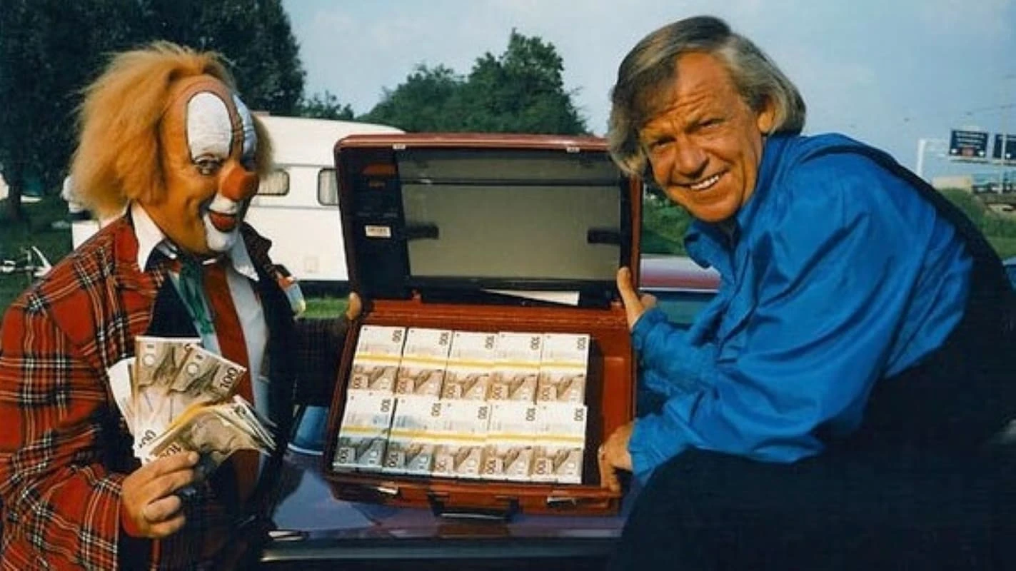 Bassie & Adriaan: De verdwenen kroon