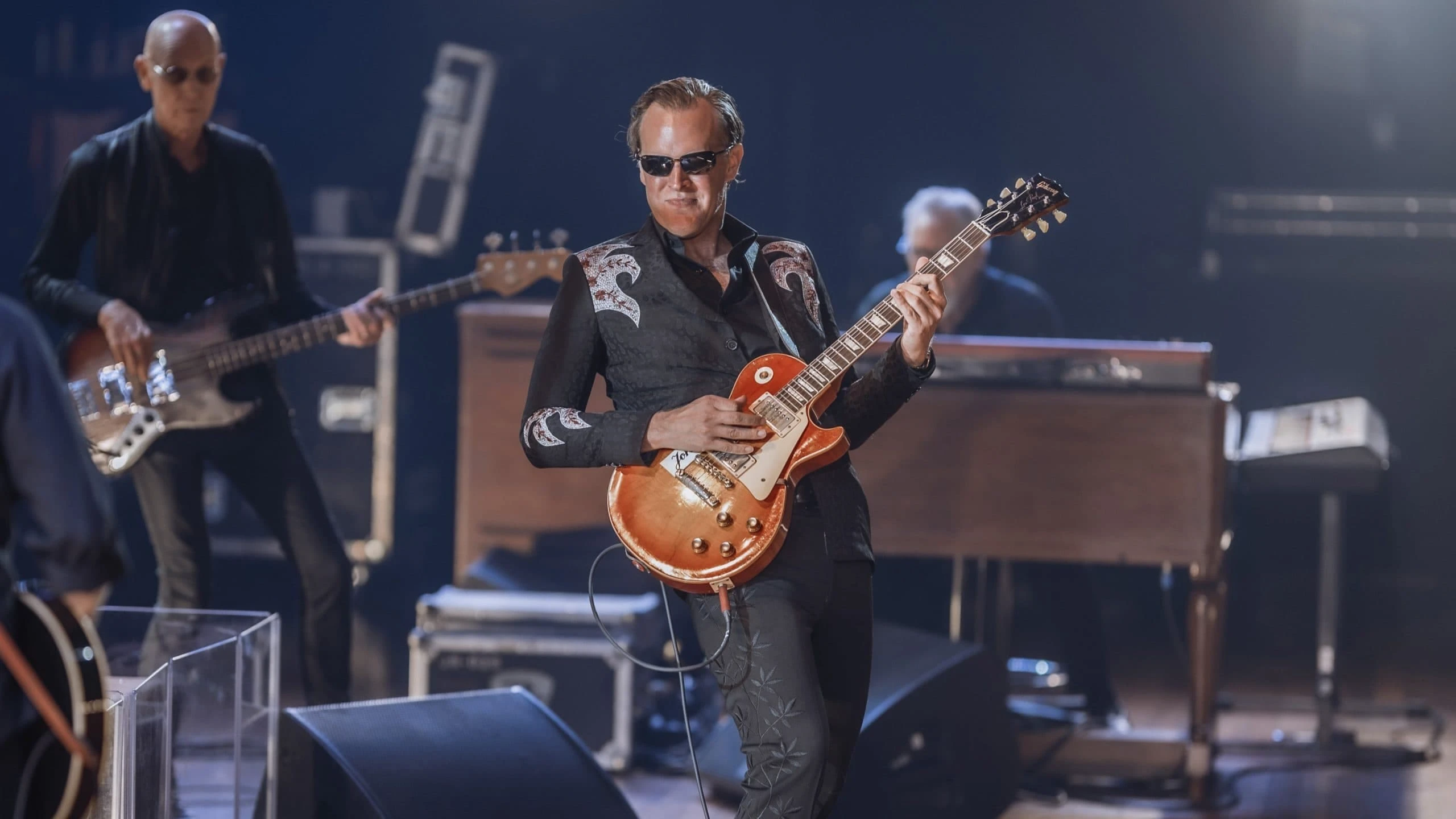 Joe Bonamassa: Now Serving Royal Tea Live From The Ryman
