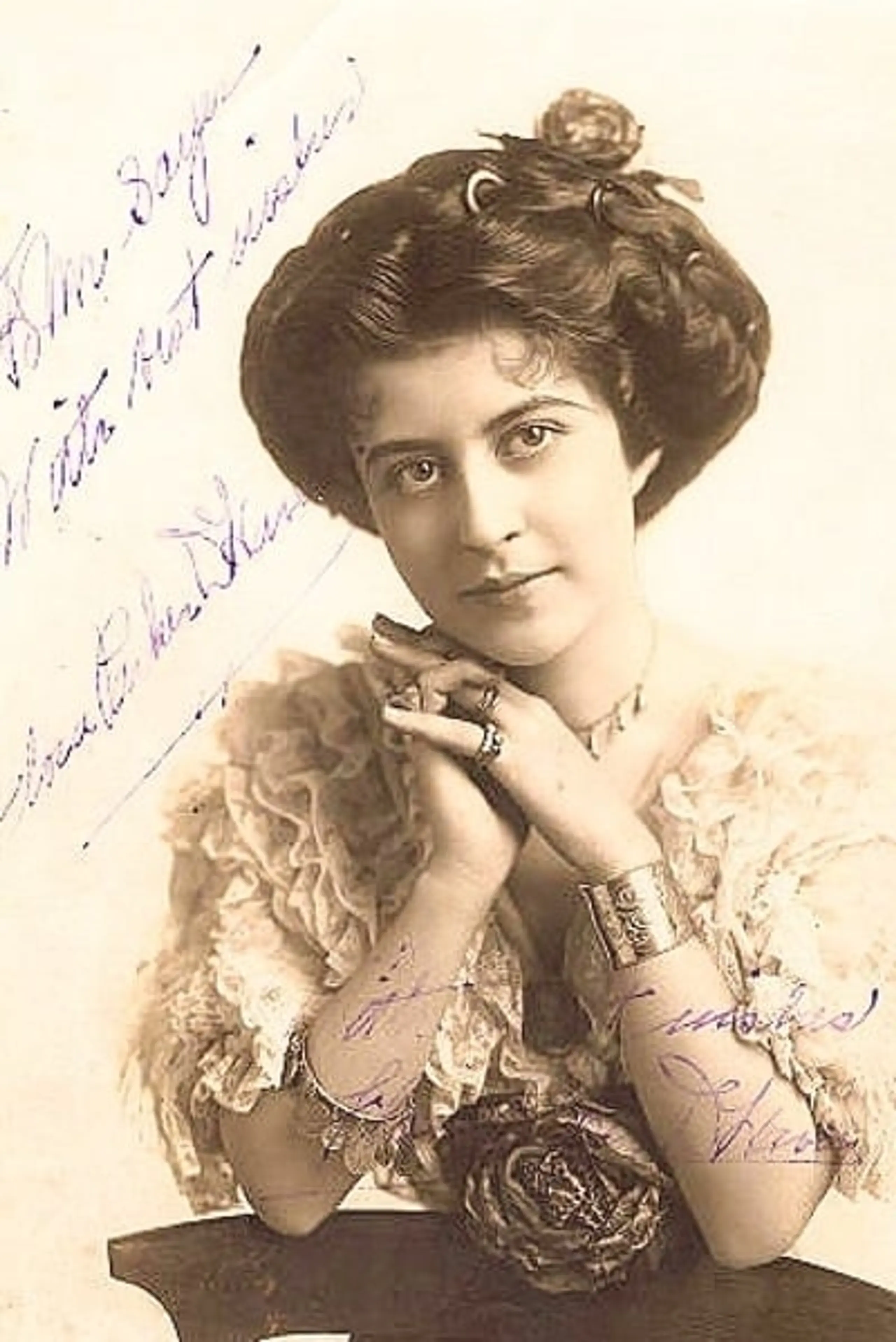 Foto von Flora Parker DeHaven