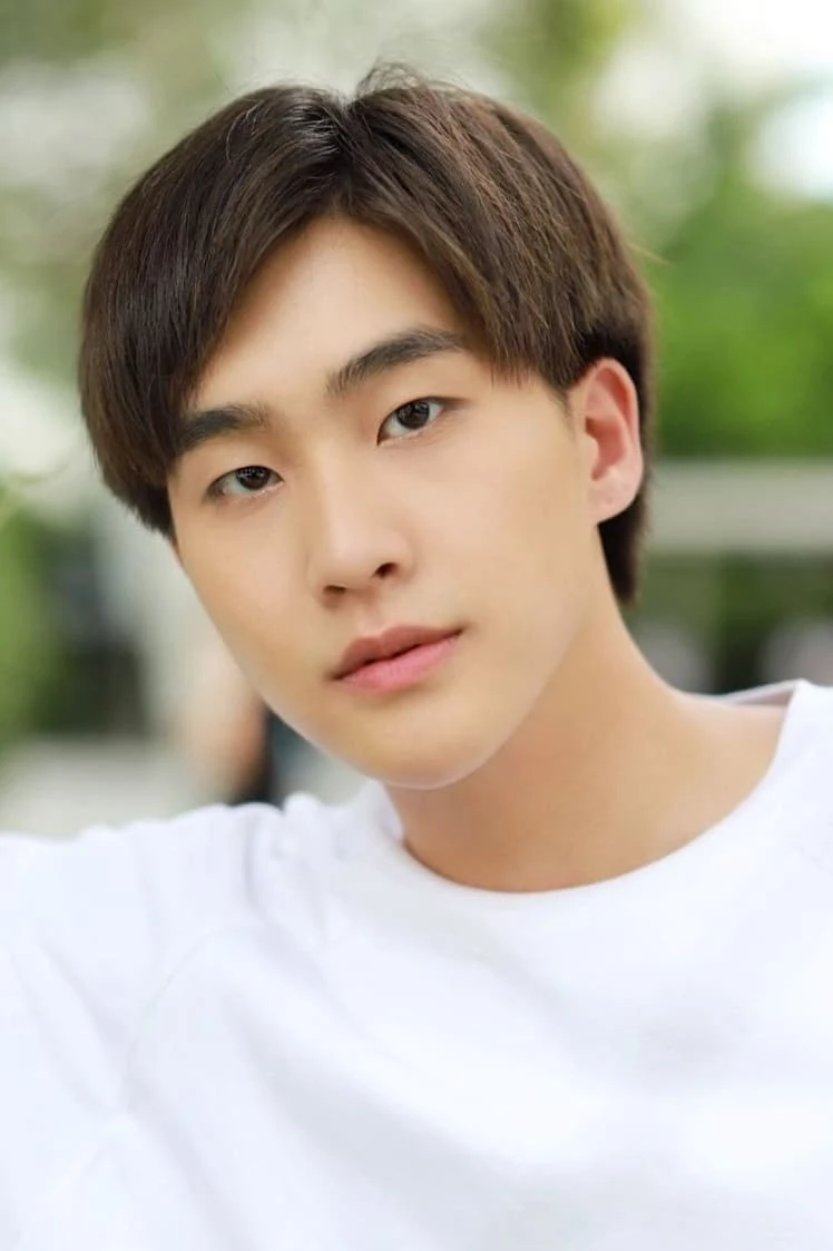 Foto von Bank Theewara Panyatara