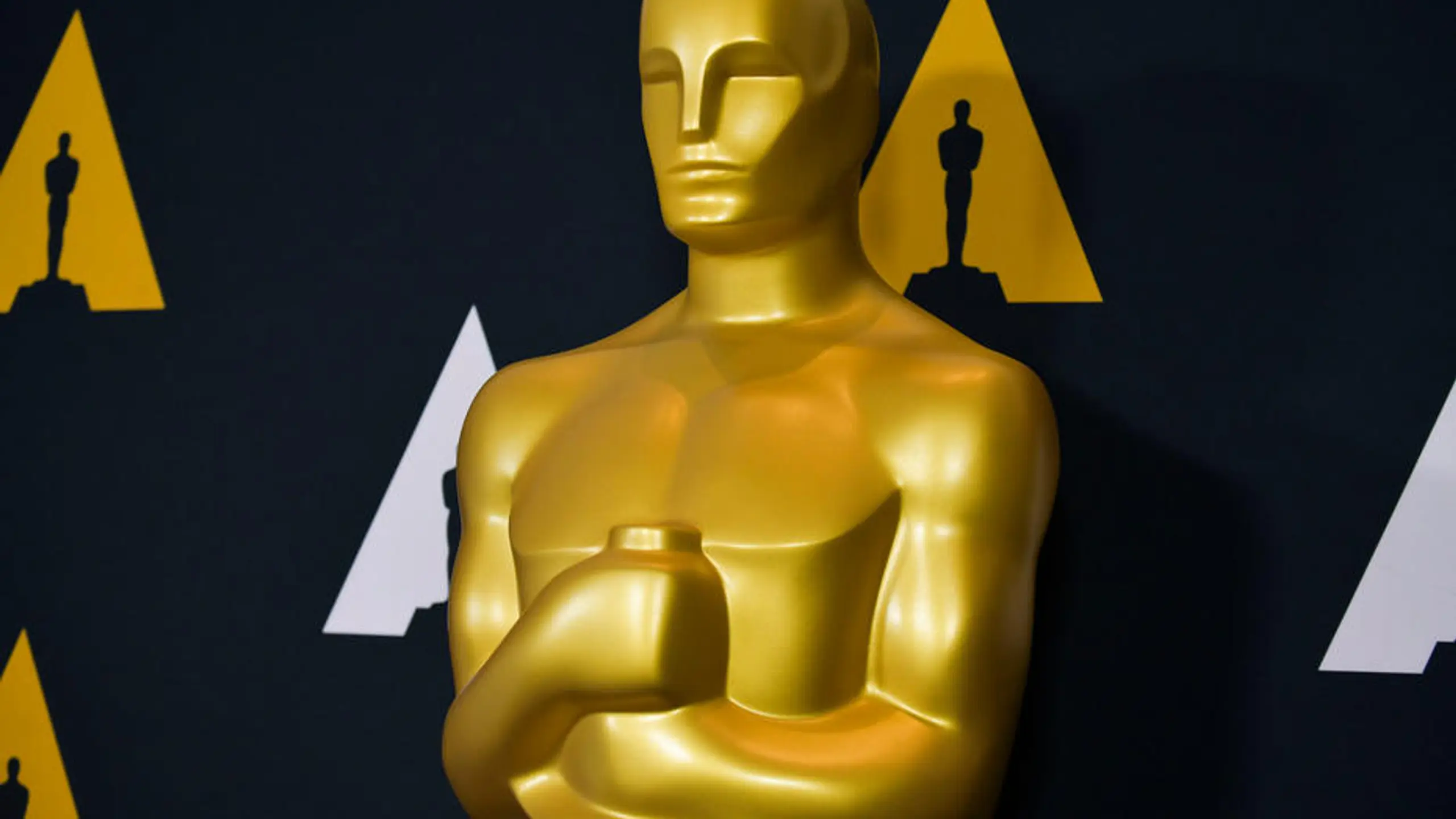 Der Academy Award, auch Oscar genannt, ist einer der begehrtesten Preise der Filmbranche und wird seit dem Jahr 1929 in Hollywood vergeben