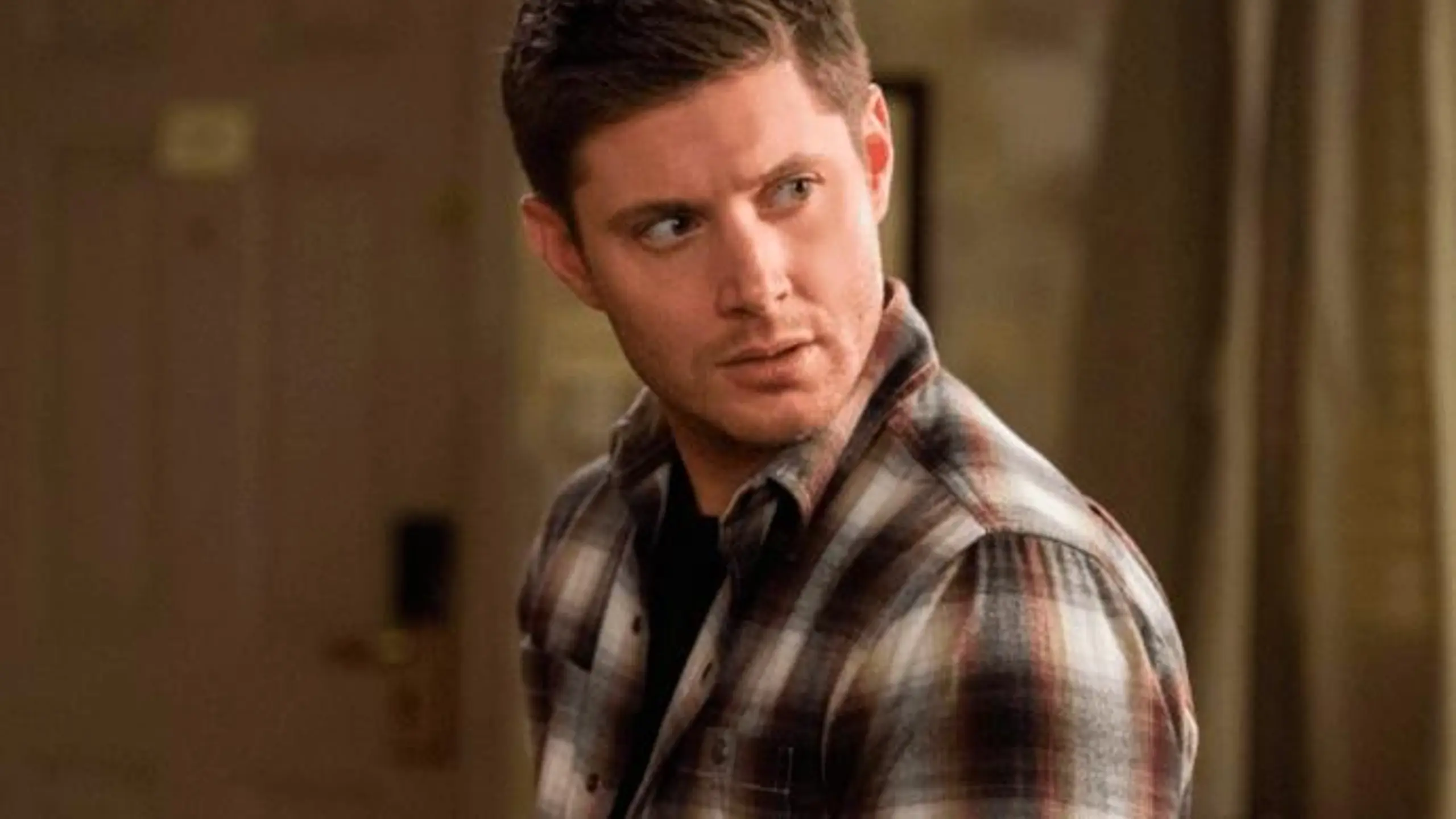 Jensen Ackles vereint als Dean Winchester in der Mysteryserie „Supernatural“ alle Eigenschaften eines Bad Boys