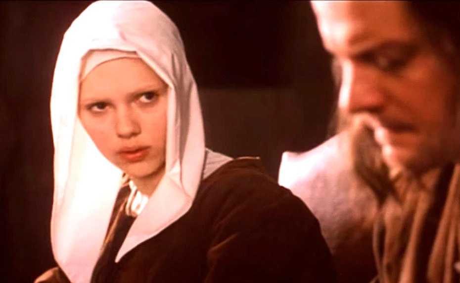 Scarlett Johansson ist Das Mädchen mit dem Perlenohrring in Vermeers Gemälde