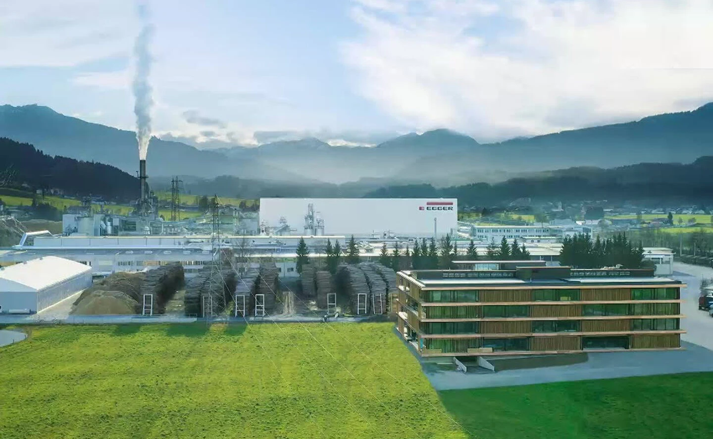 Das Stammwerk der Egger Unternehmensgruppe in st. Johann in Tirol.