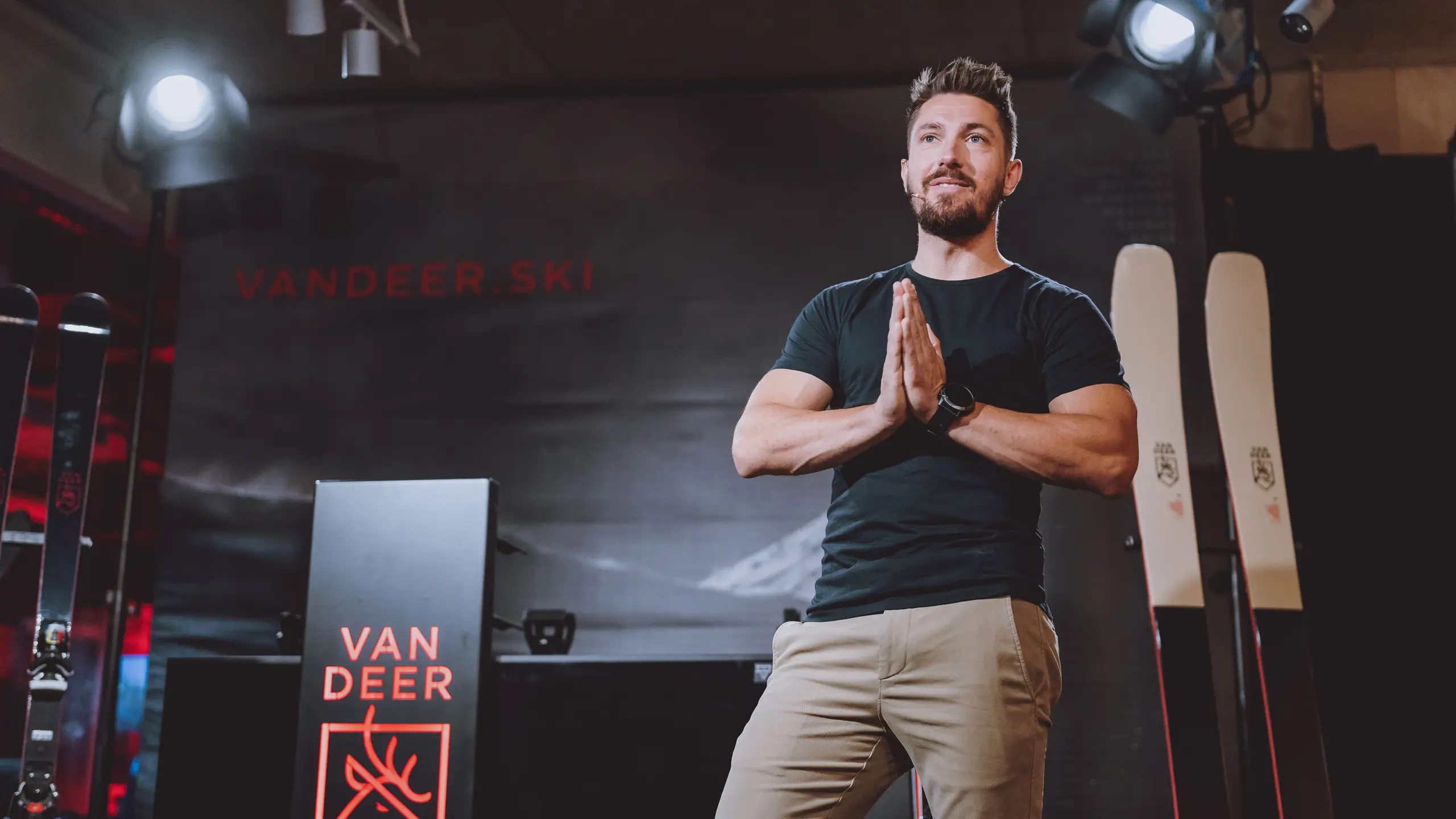 Marcel Hirscher präsentiert seine Ski-Marke &quot;Van Deer&quot;