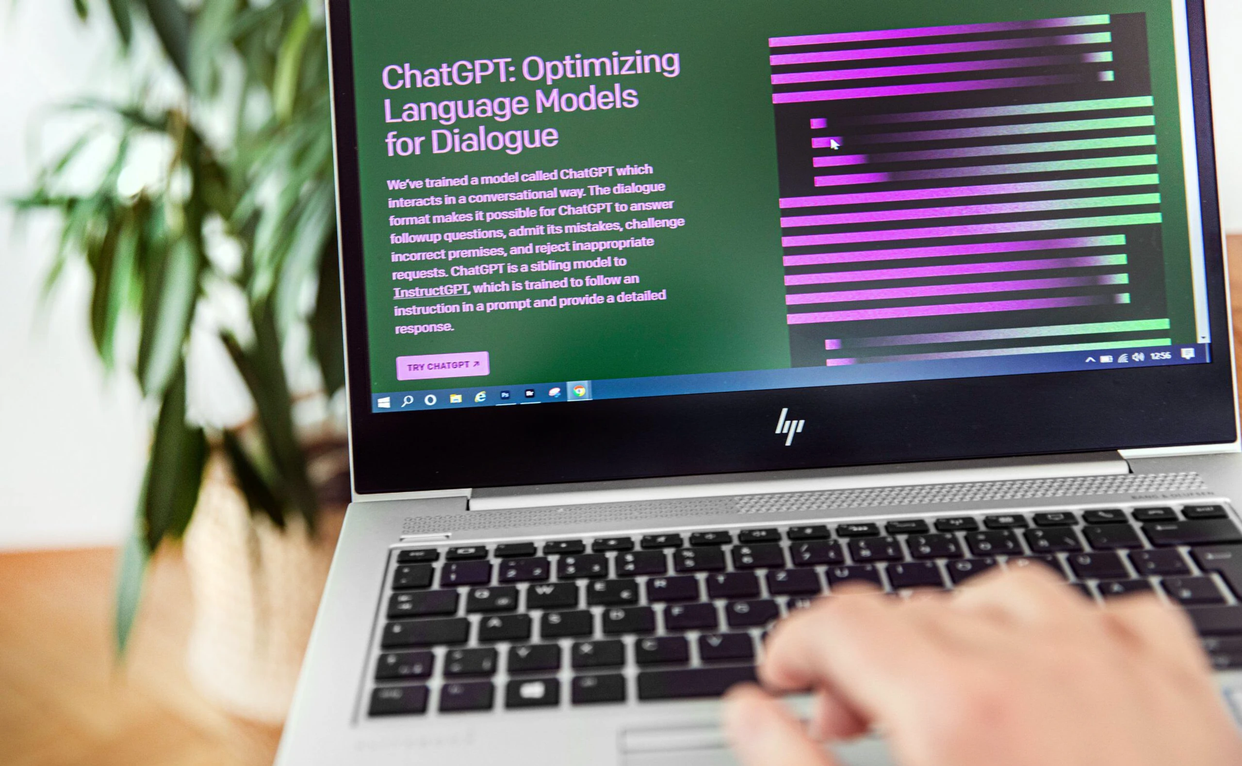 ChatGPT auf Bildschirm eines Laptops
