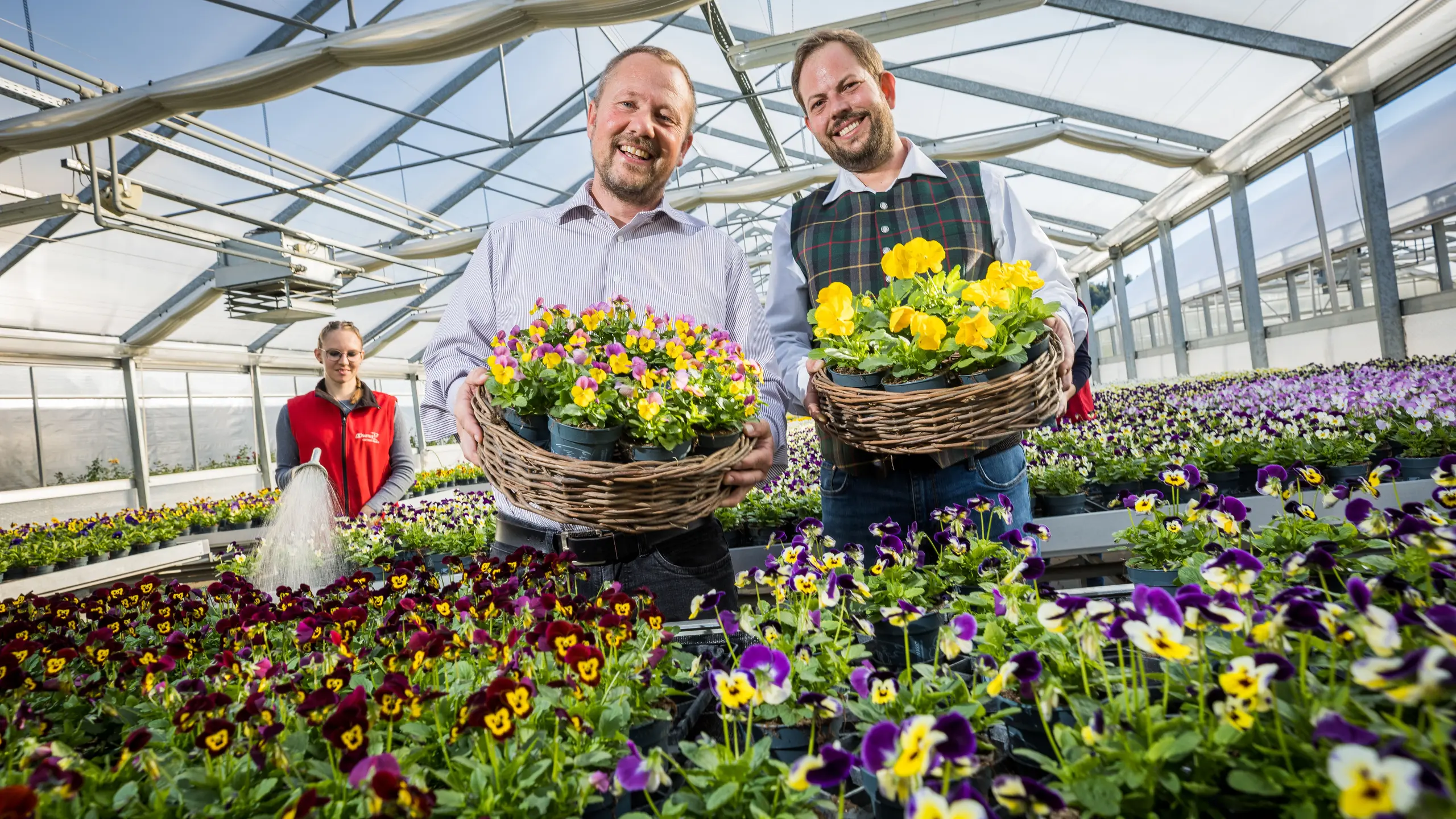 Gärtnerei Sattler. Völkermarkt, Kärnten. Die Eltern von Michael (l.) und Christian Sattler eröffneten 1973 ein kleines Blumengeschäft. Heute ist das Unternehmen mit einer Gewächshausfläche von 10.000 Quadratmetern Kärntens größter Gartenbaubetrieb.