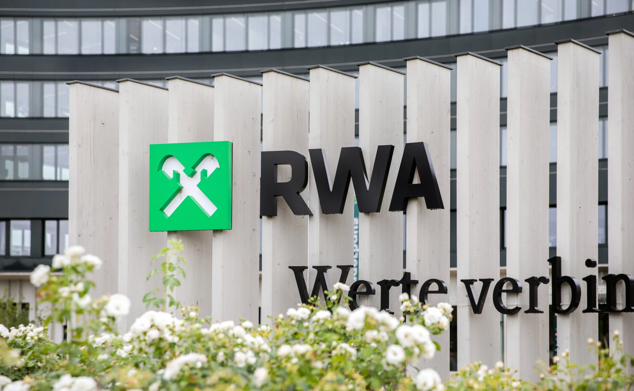 Raiffeisen Ware Austria (RWA): Lagerhaus-Genossenschaft für Landwirtschaft, Bauen und Garten, Tanken, Heizen