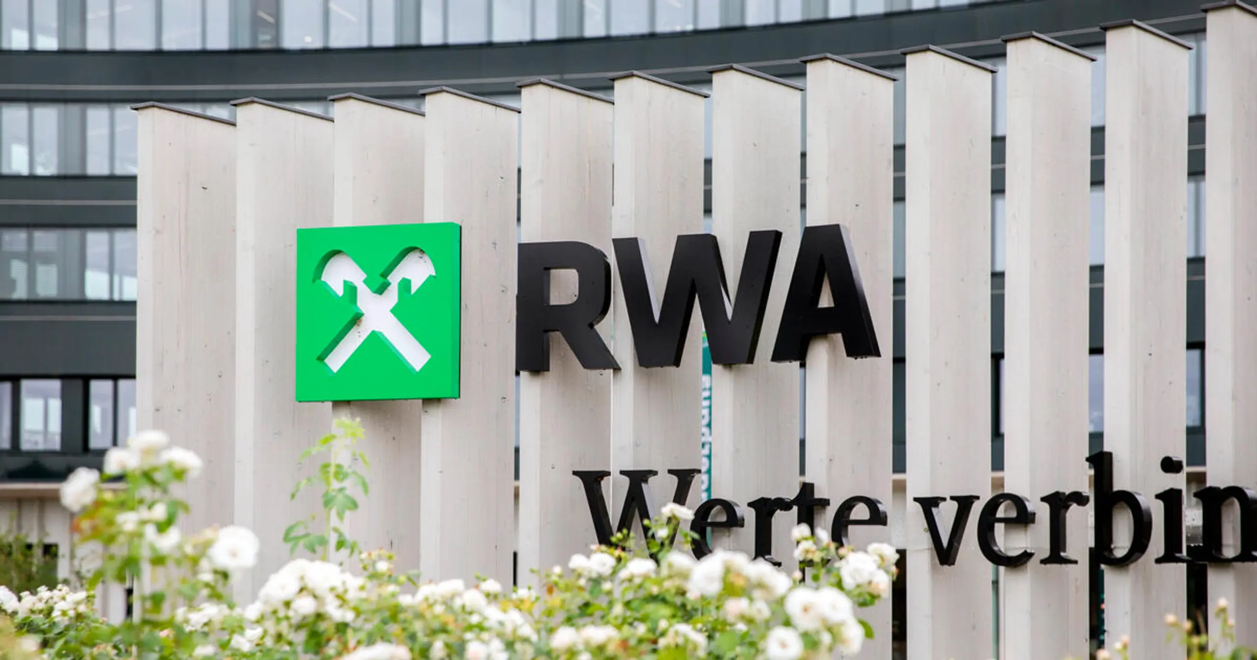 Raiffeisen Ware Austria (RWA): Lagerhaus-Genossenschaft für Landwirtschaft, Bauen und Garten, Tanken, Heizen