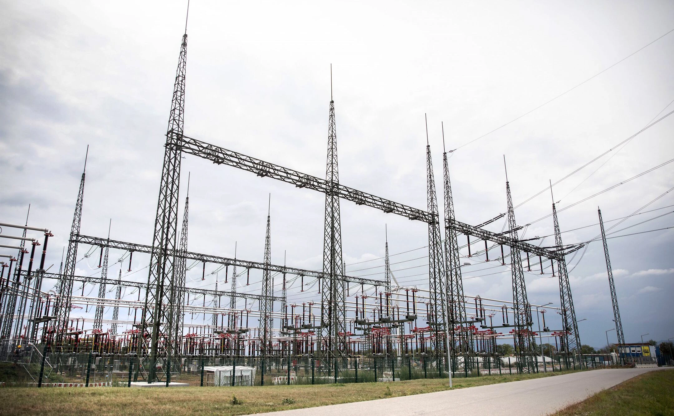 Strompreise werden in Österreih gedeckelt, Übergewinne der Energiekonzerne abgeschöpft.