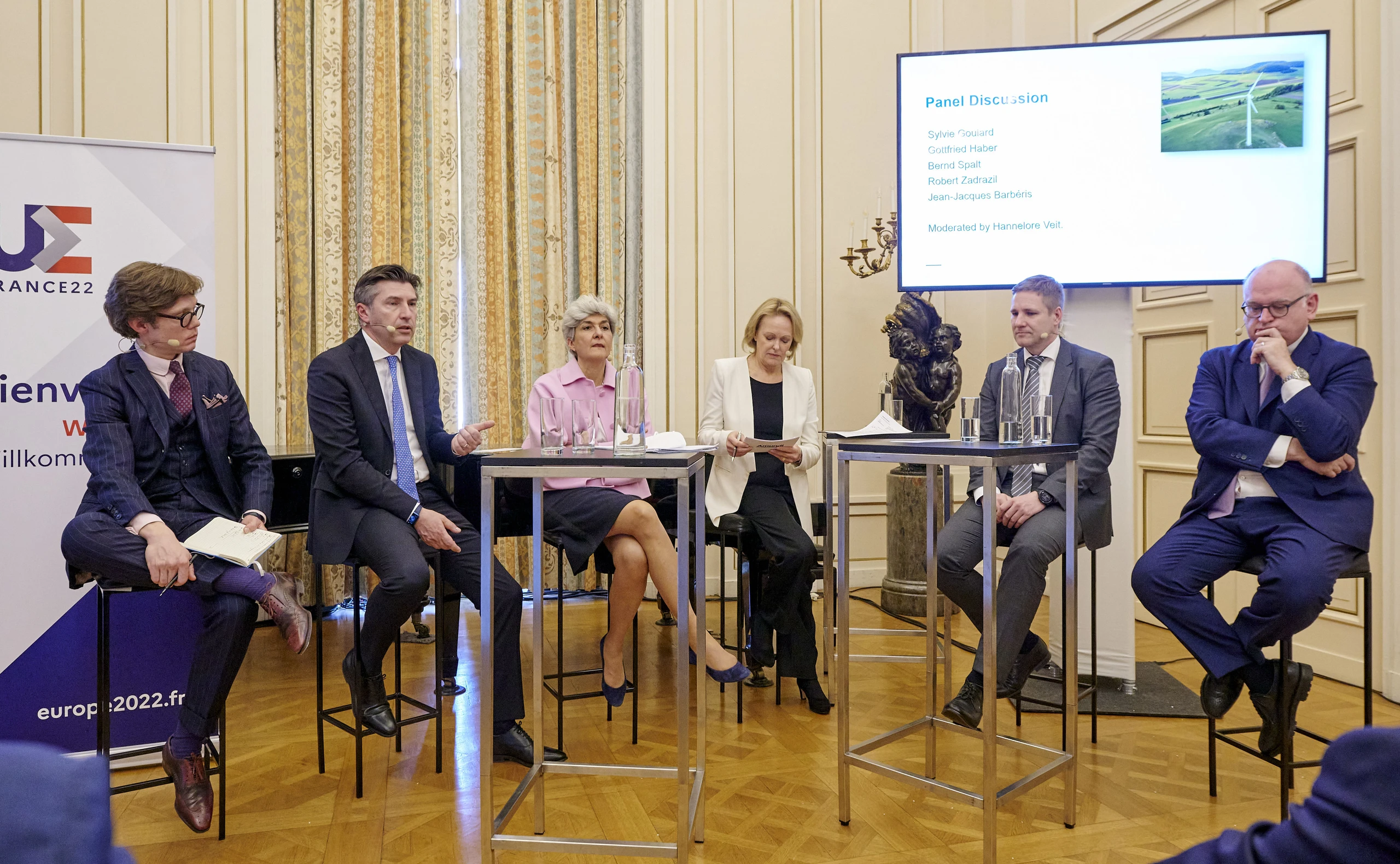 Diskussion über Green Finance als Motor der Energiewende