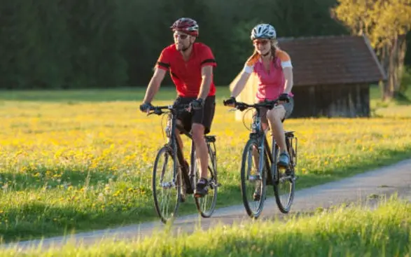 Die Fahrradsaison startet  Ist fahren mit Helm Pflicht?